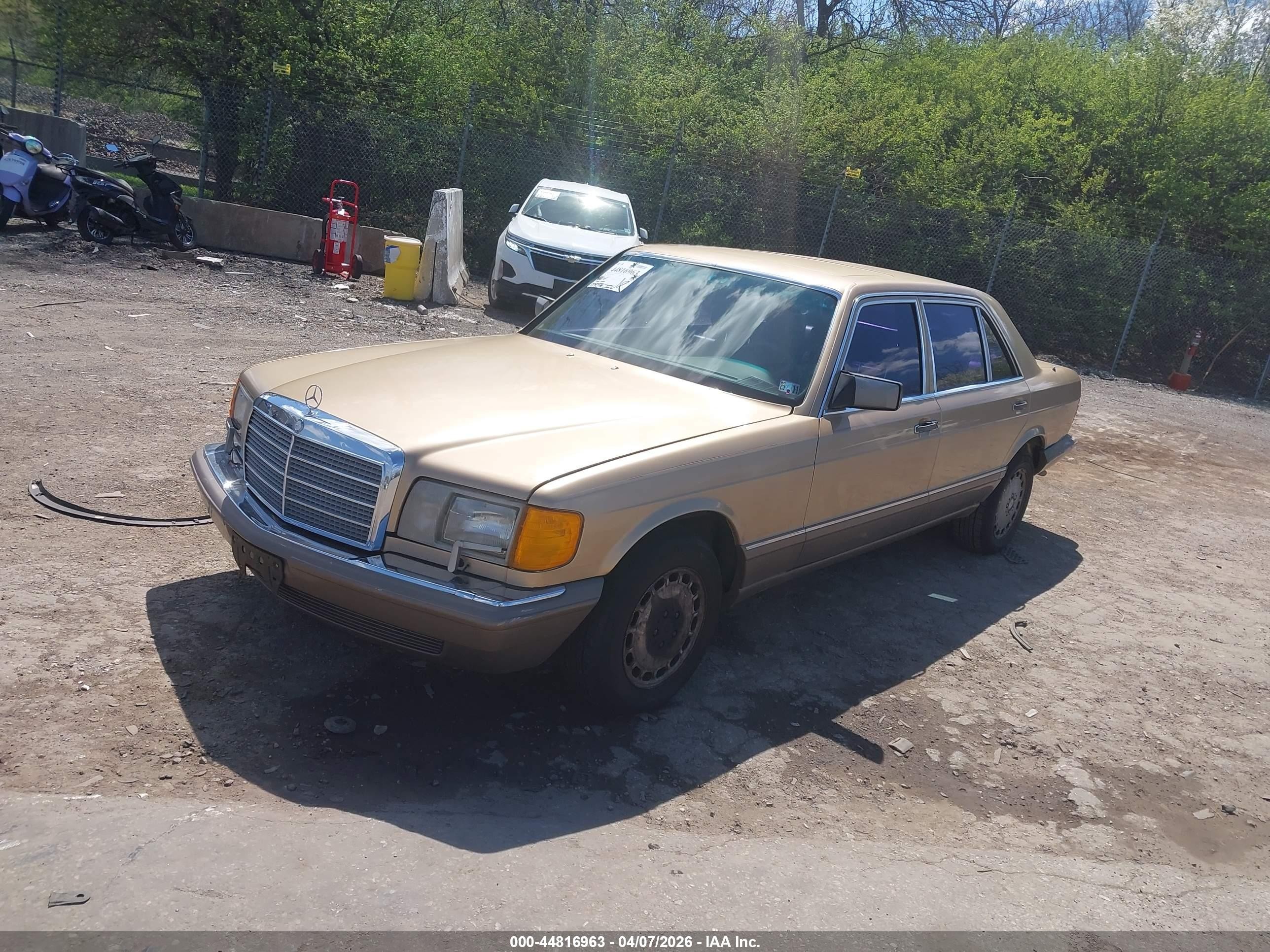 1986 Mercedes-benz 300 Sdl Gold vin: WDBCB25D0GA246404