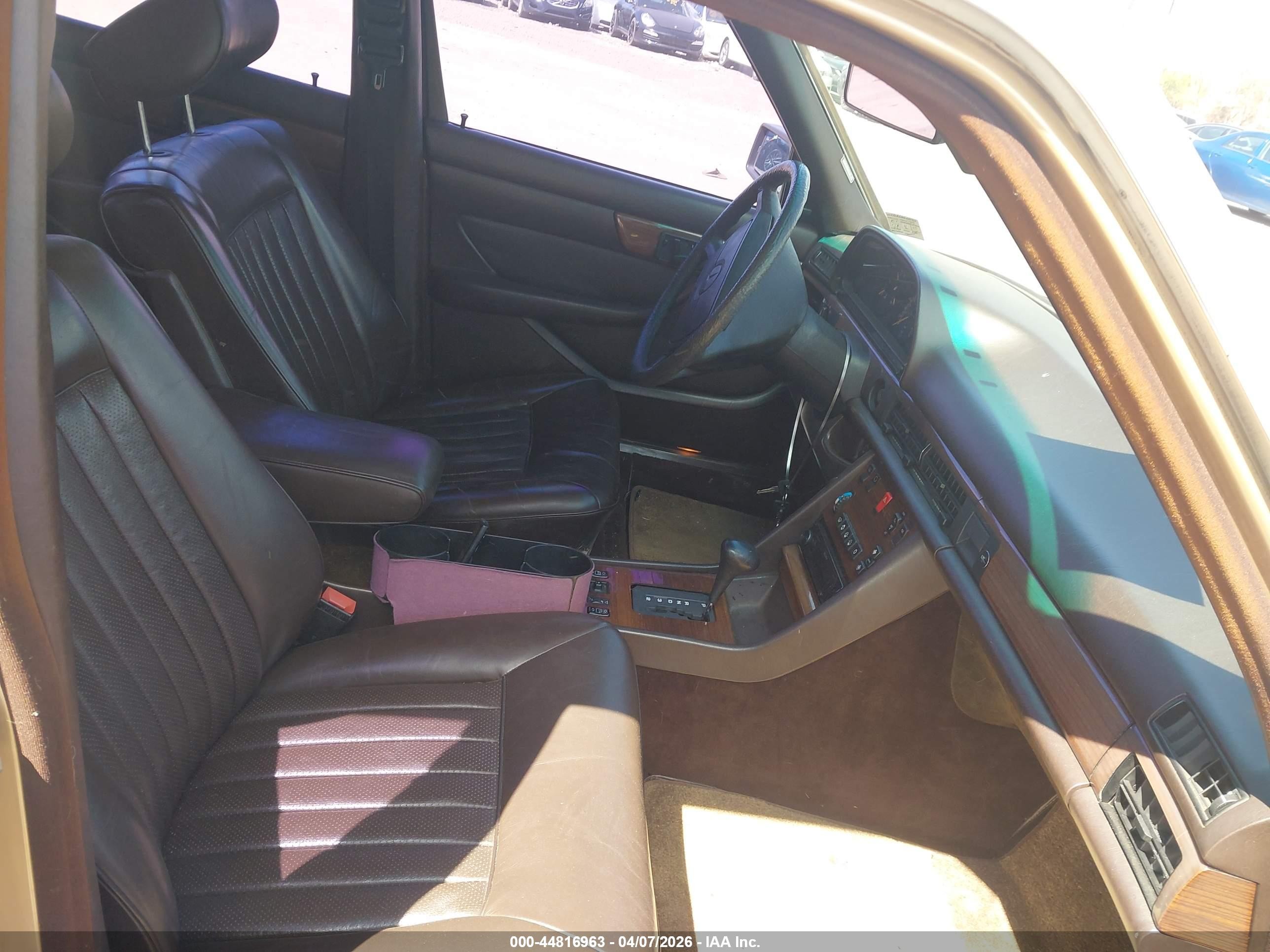 1986 Mercedes-benz 300 Sdl Gold vin: WDBCB25D0GA246404