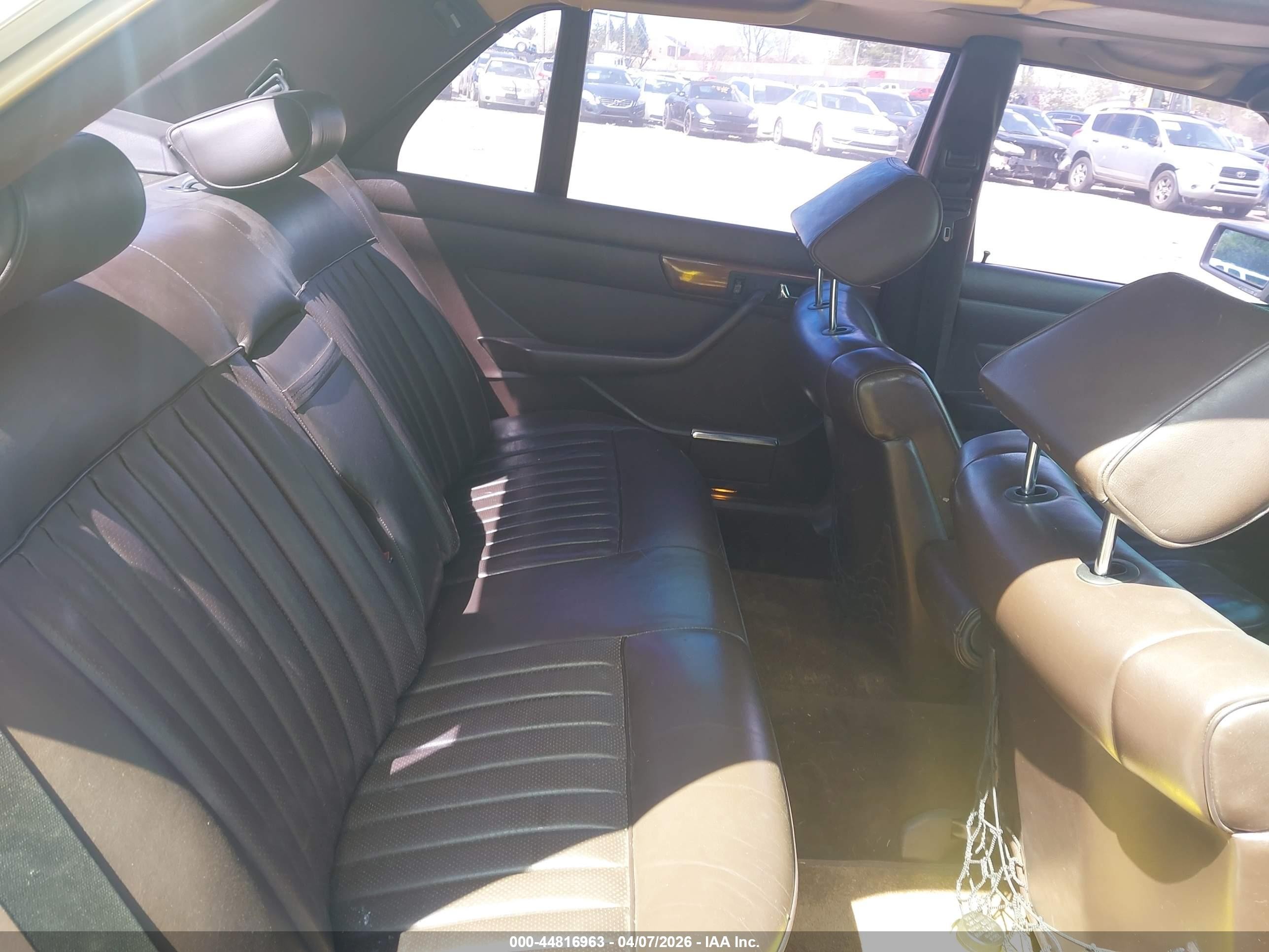 1986 Mercedes-benz 300 Sdl Gold vin: WDBCB25D0GA246404