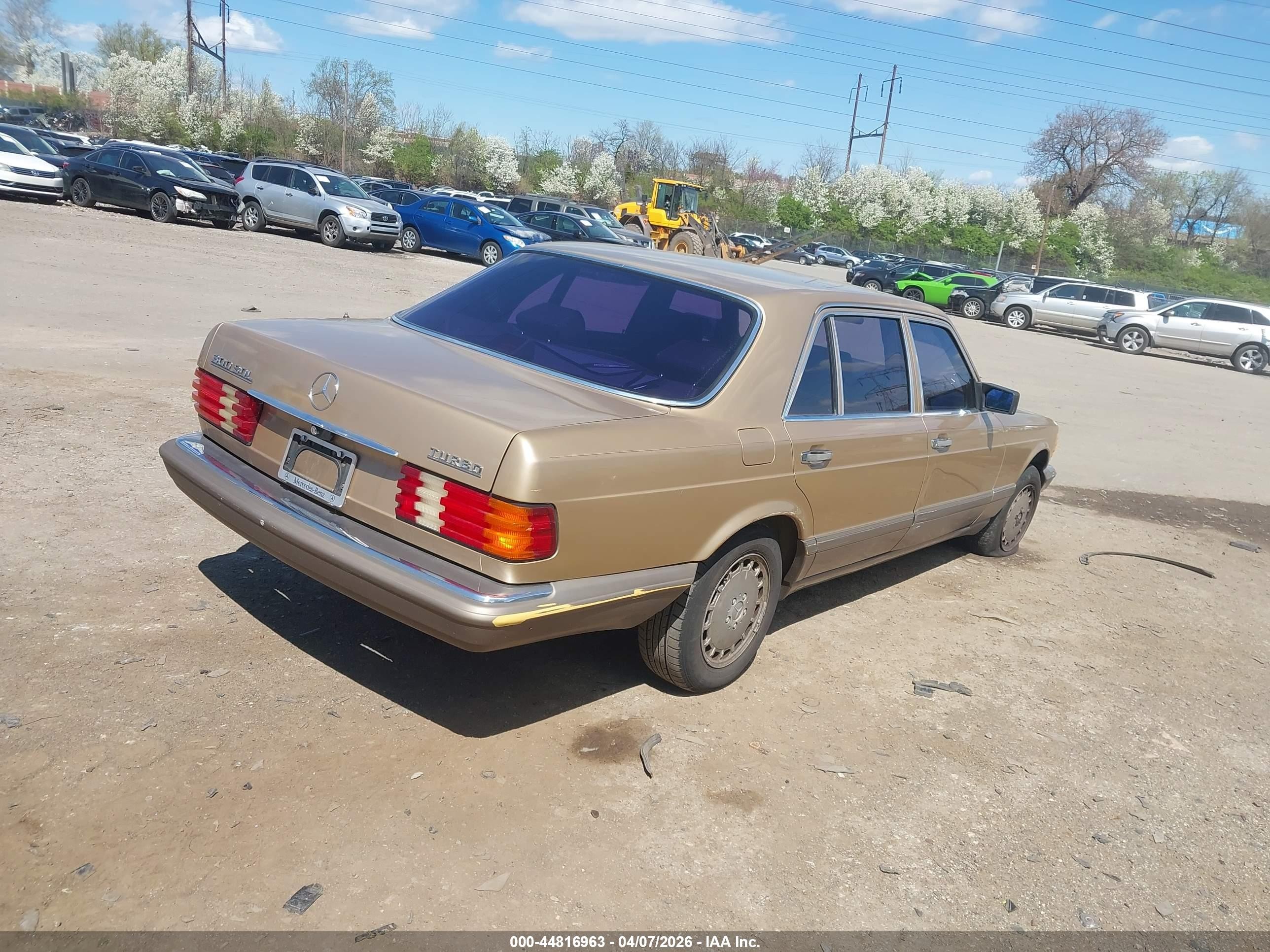 1986 Mercedes-benz 300 Sdl Gold vin: WDBCB25D0GA246404