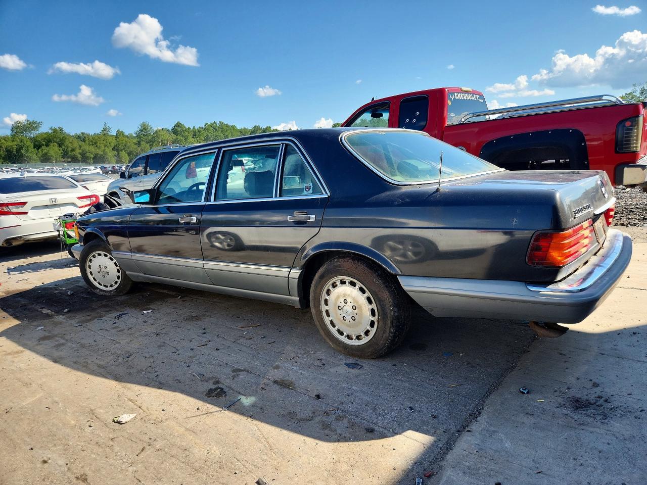 1987 Mercedes-benz 300 Sdl Серый vin: WDBCB25D1HA309818