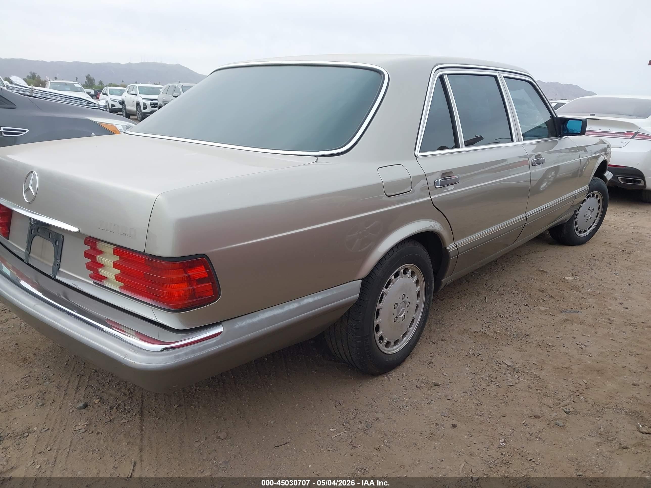 1987 Mercedes-benz 300 Sdl Золотой vin: WDBCB25D4HA298183