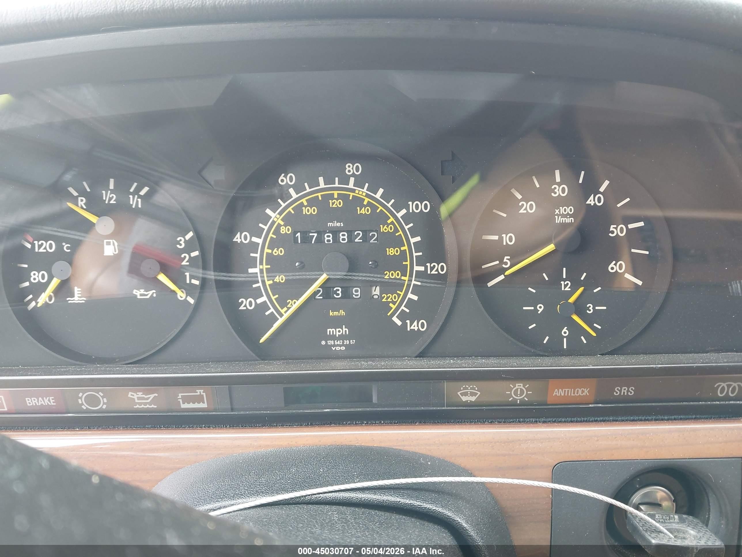 1987 Mercedes-benz 300 Sdl Золотой vin: WDBCB25D4HA298183