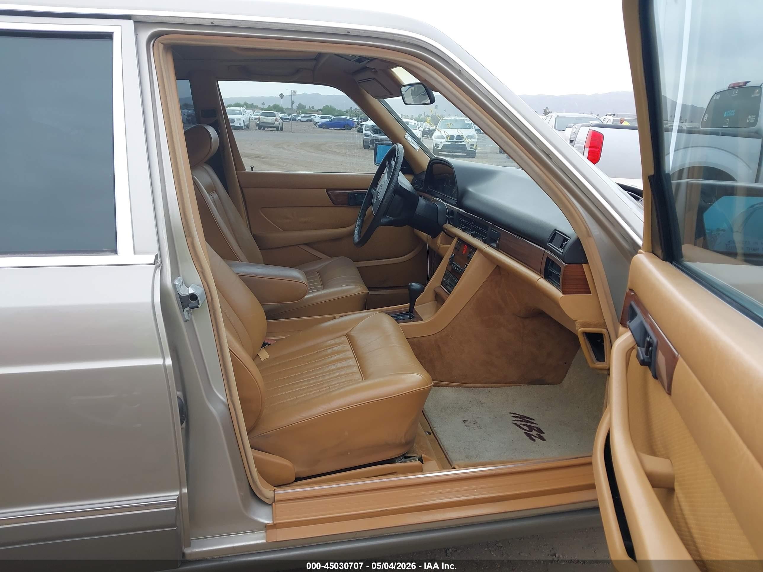 1987 Mercedes-benz 300 Sdl Золотой vin: WDBCB25D4HA298183