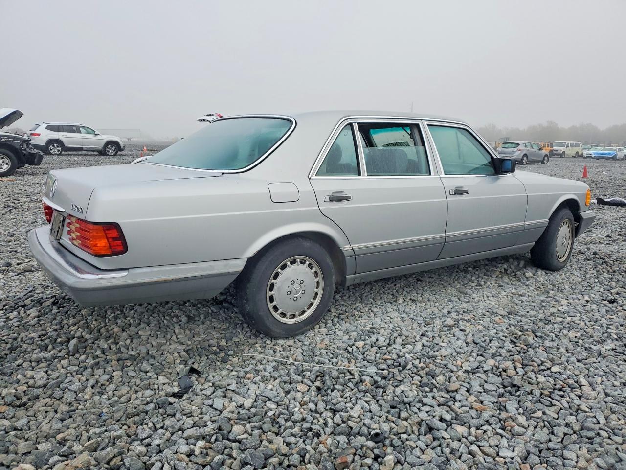 1987 Mercedes-benz 300 Sdl Silver vin: WDBCB25D4HA333207