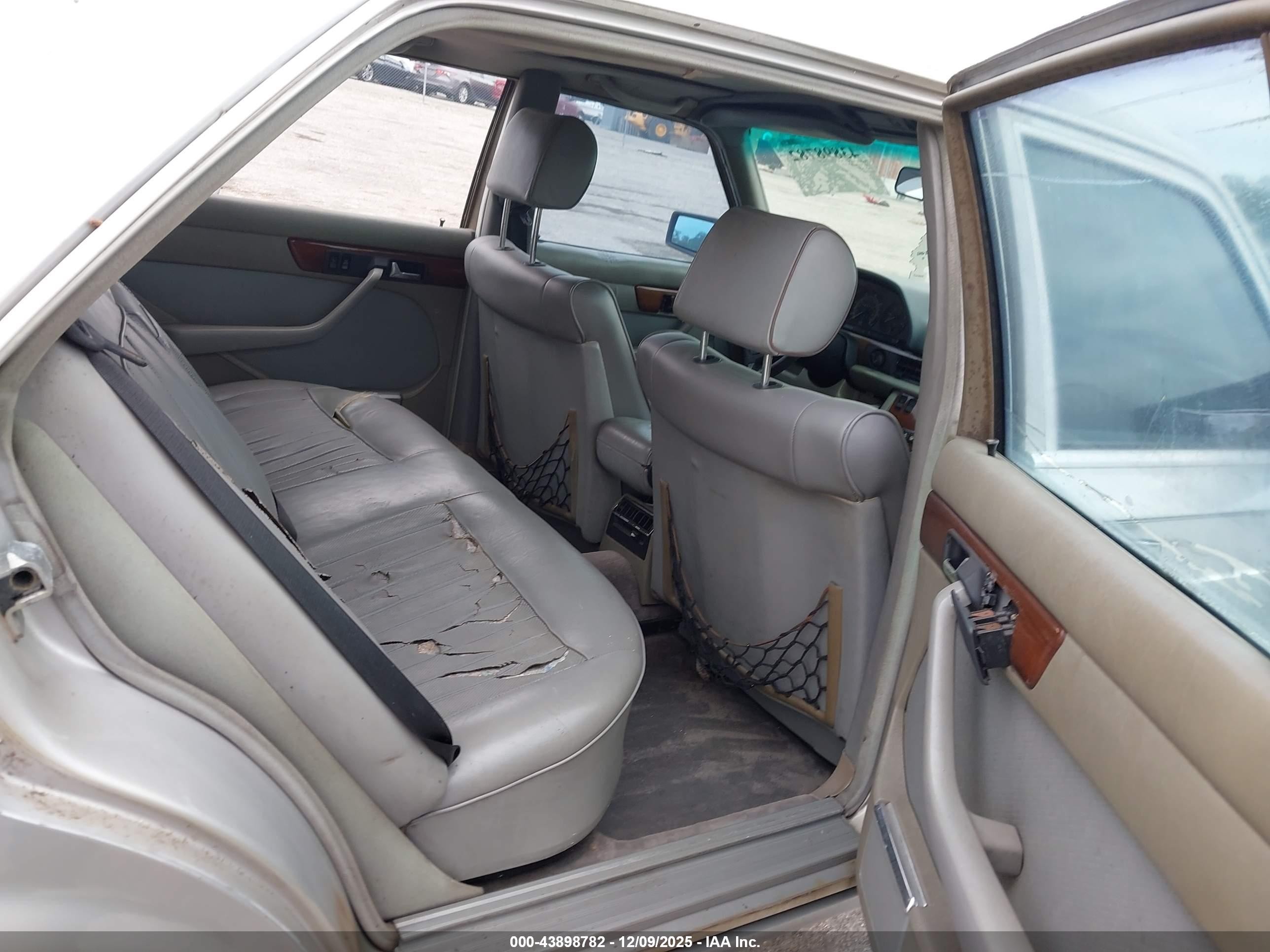 1986 Mercedes-benz 300 Sdl Silver vin: WDBCB25D6GA242275