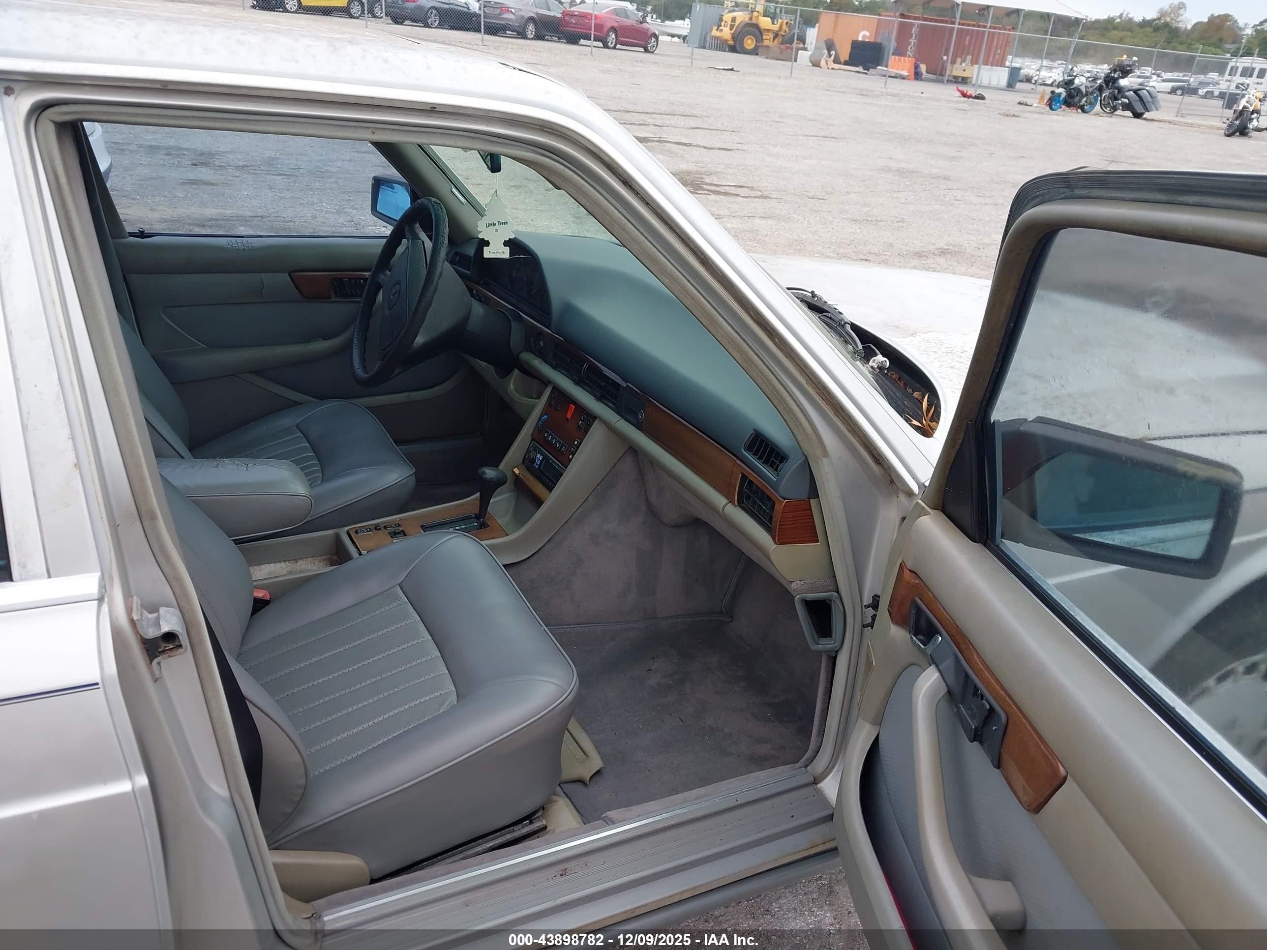 1986 Mercedes-benz 300 Sdl Silver vin: WDBCB25D6GA242275