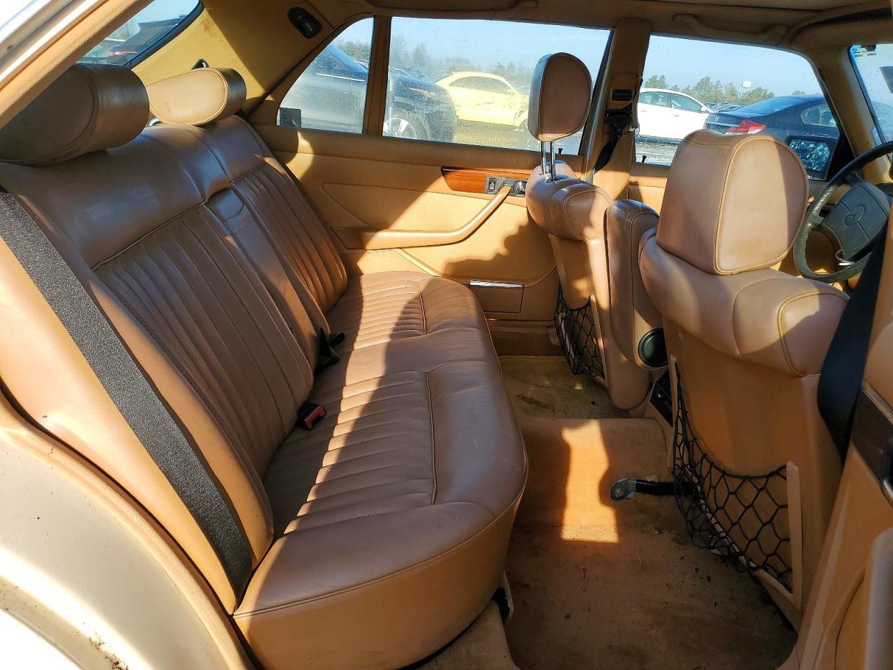 1986 Mercedes-benz 300 Sdl Кремовый vin: WDBCB25D6GA272456