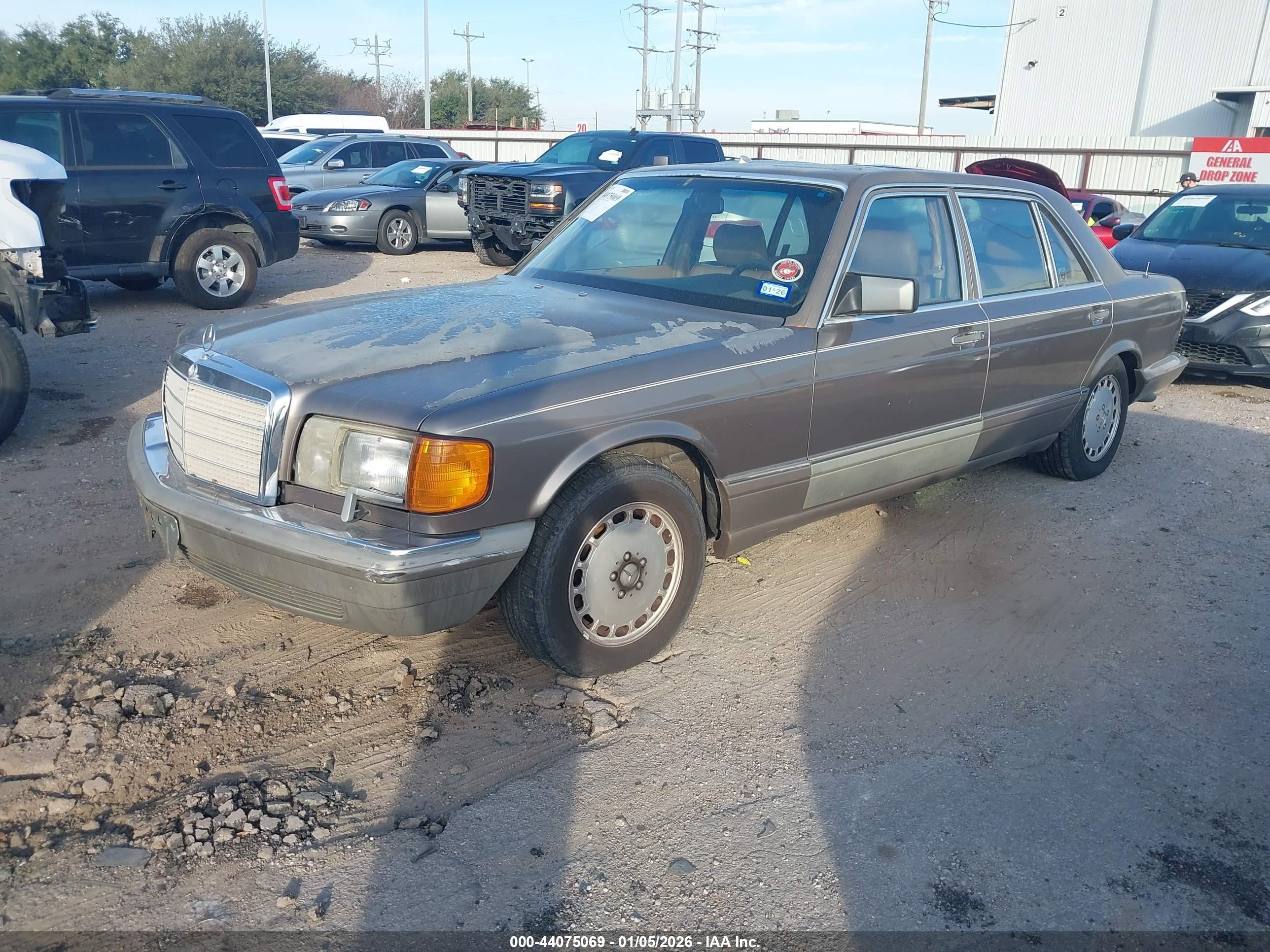 1987 Mercedes-benz 300 Sdl Коричневый vin: WDBCB25D7HA326123