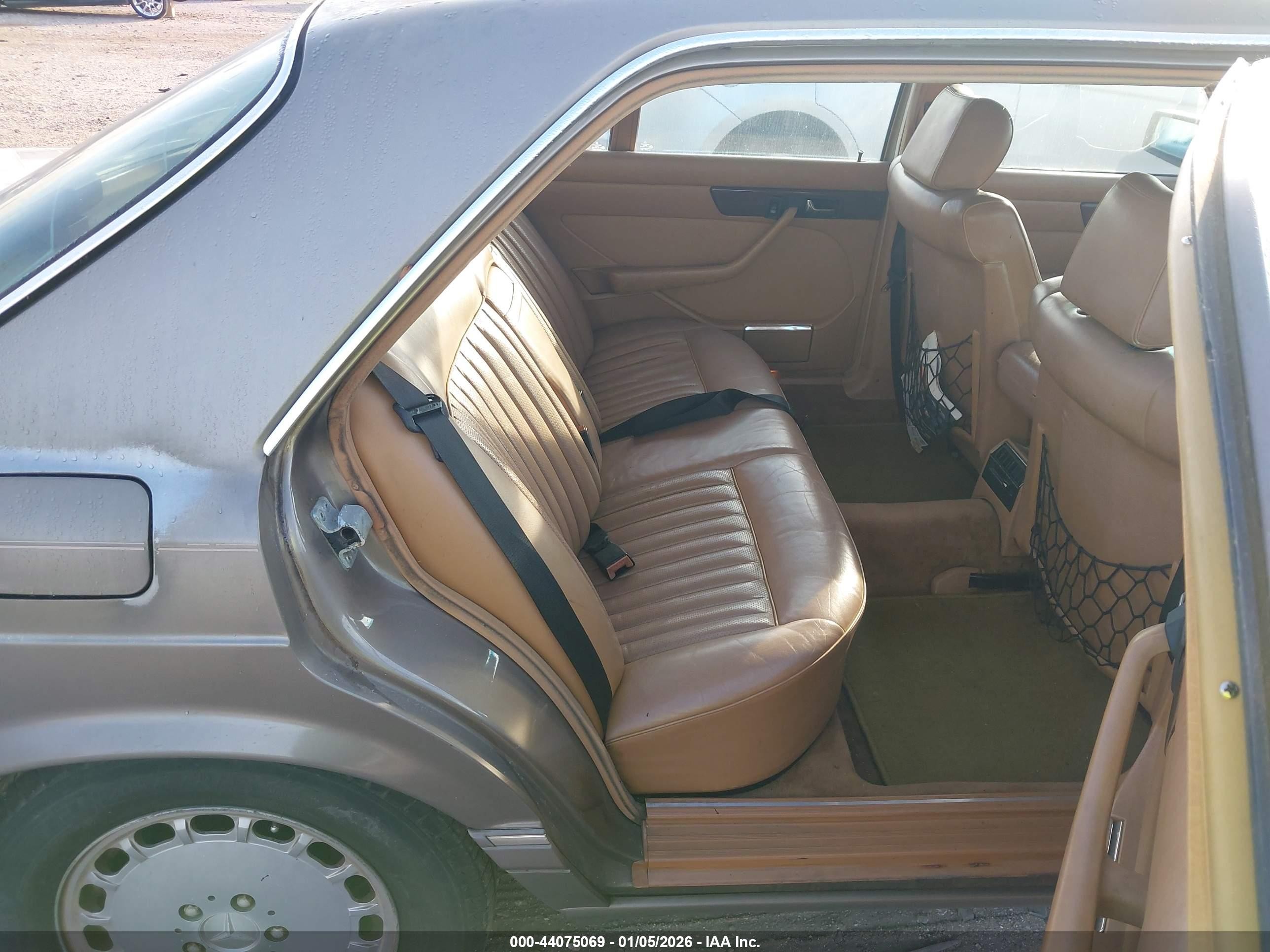 1987 Mercedes-benz 300 Sdl Коричневый vin: WDBCB25D7HA326123