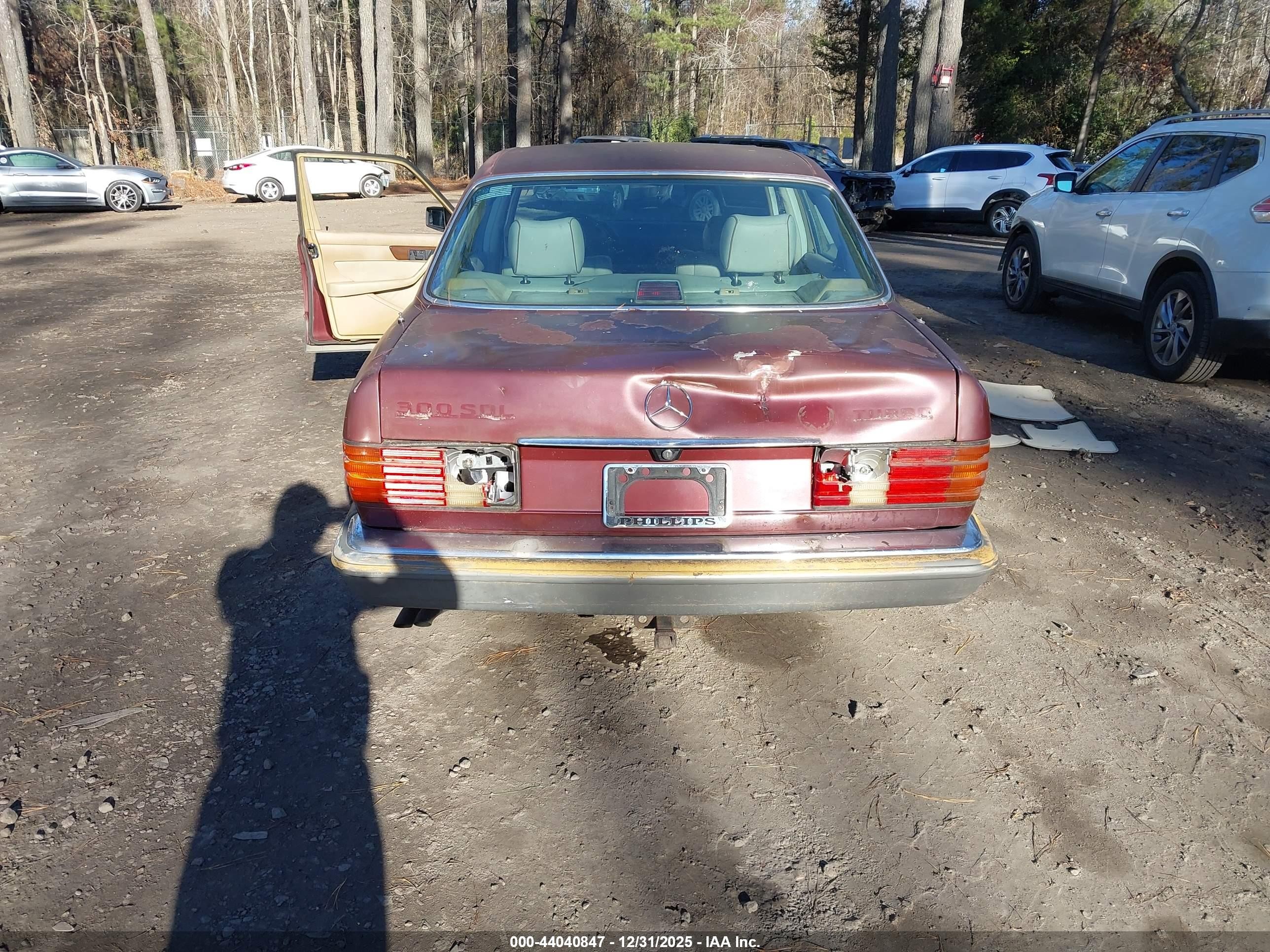 1987 Mercedes-benz 300 Sdl Бордовый vin: WDBCB25D7HA338076