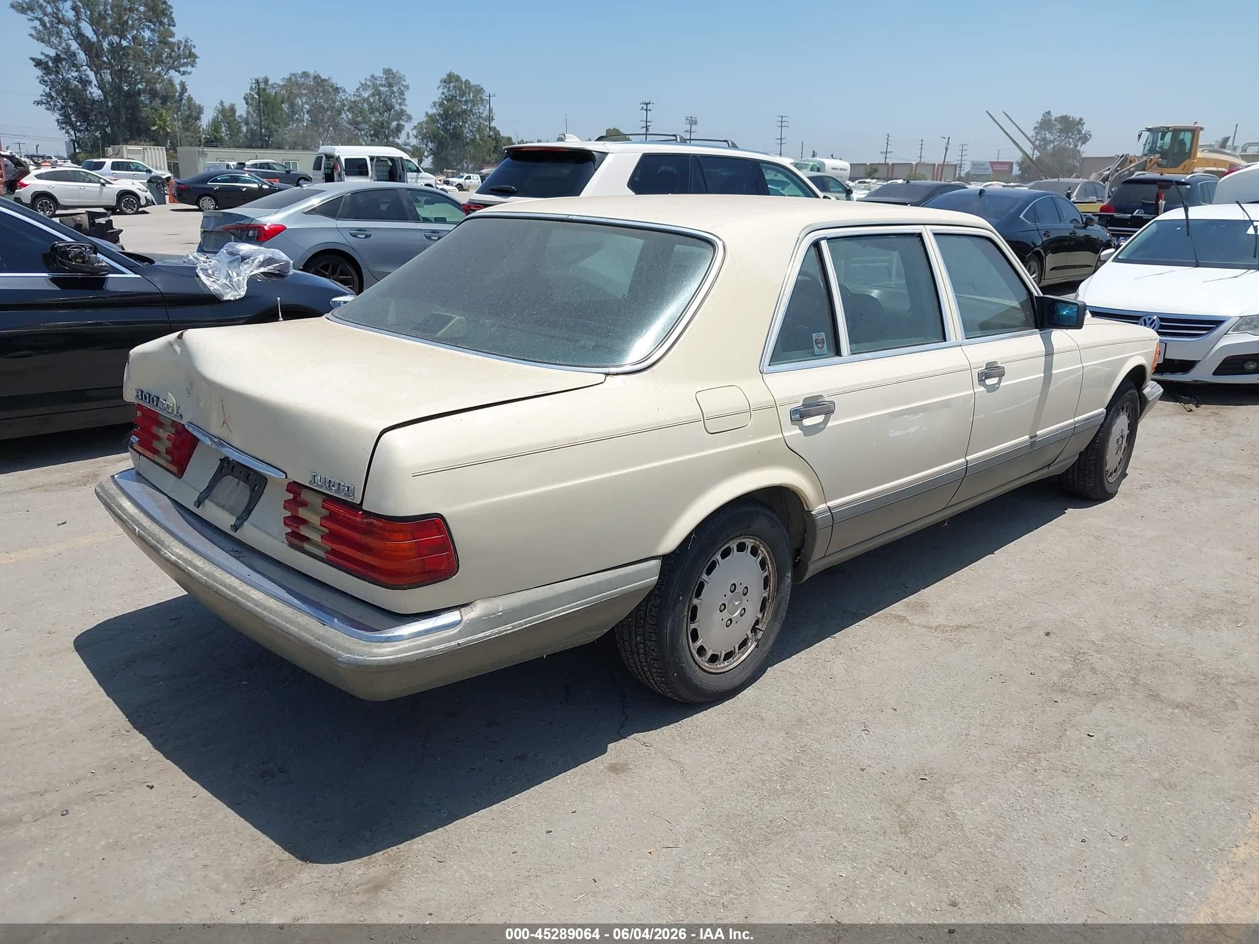 1987 Mercedes-benz 300 Sdl Кремовый vin: WDBCB25D8HA327376