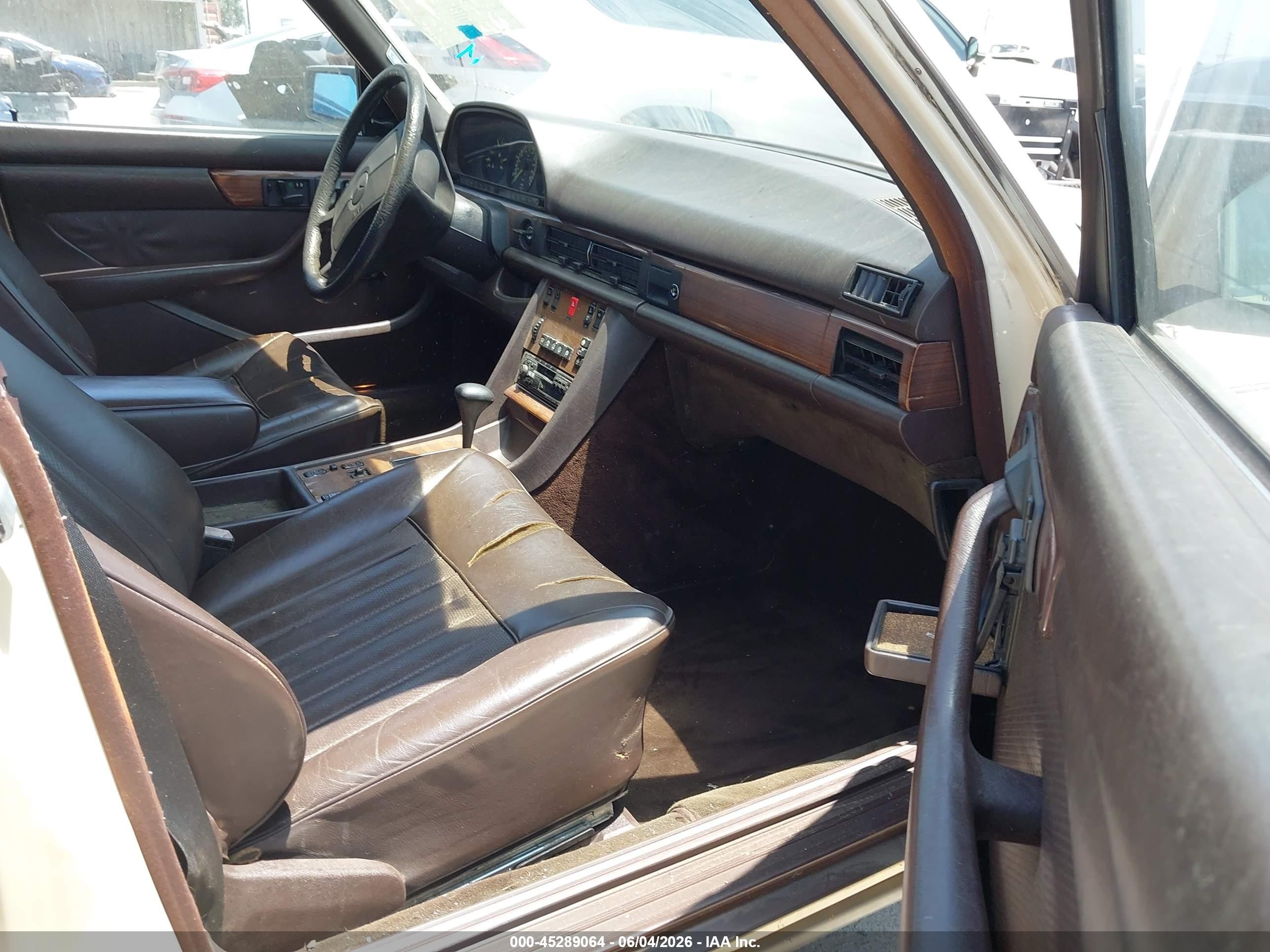 1987 Mercedes-benz 300 Sdl Кремовый vin: WDBCB25D8HA327376