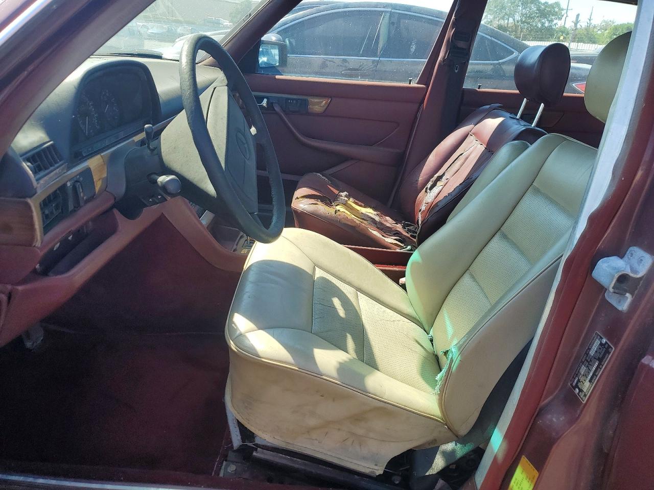1986 Mercedes-benz 300 Sdl Maroon vin: WDBCB25D9GA277263