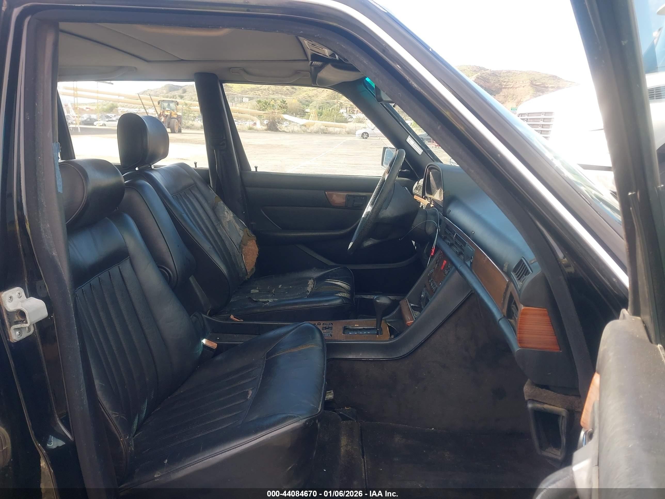 1987 Mercedes-benz 300 Sdl Черный vin: WDBCB25D9HA321294