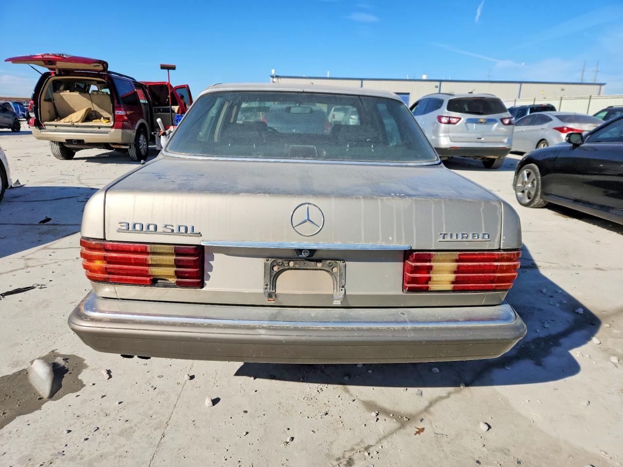 1986 Mercedes Benz 300 Sdl Beige vin: WDBCB25DXGA240741