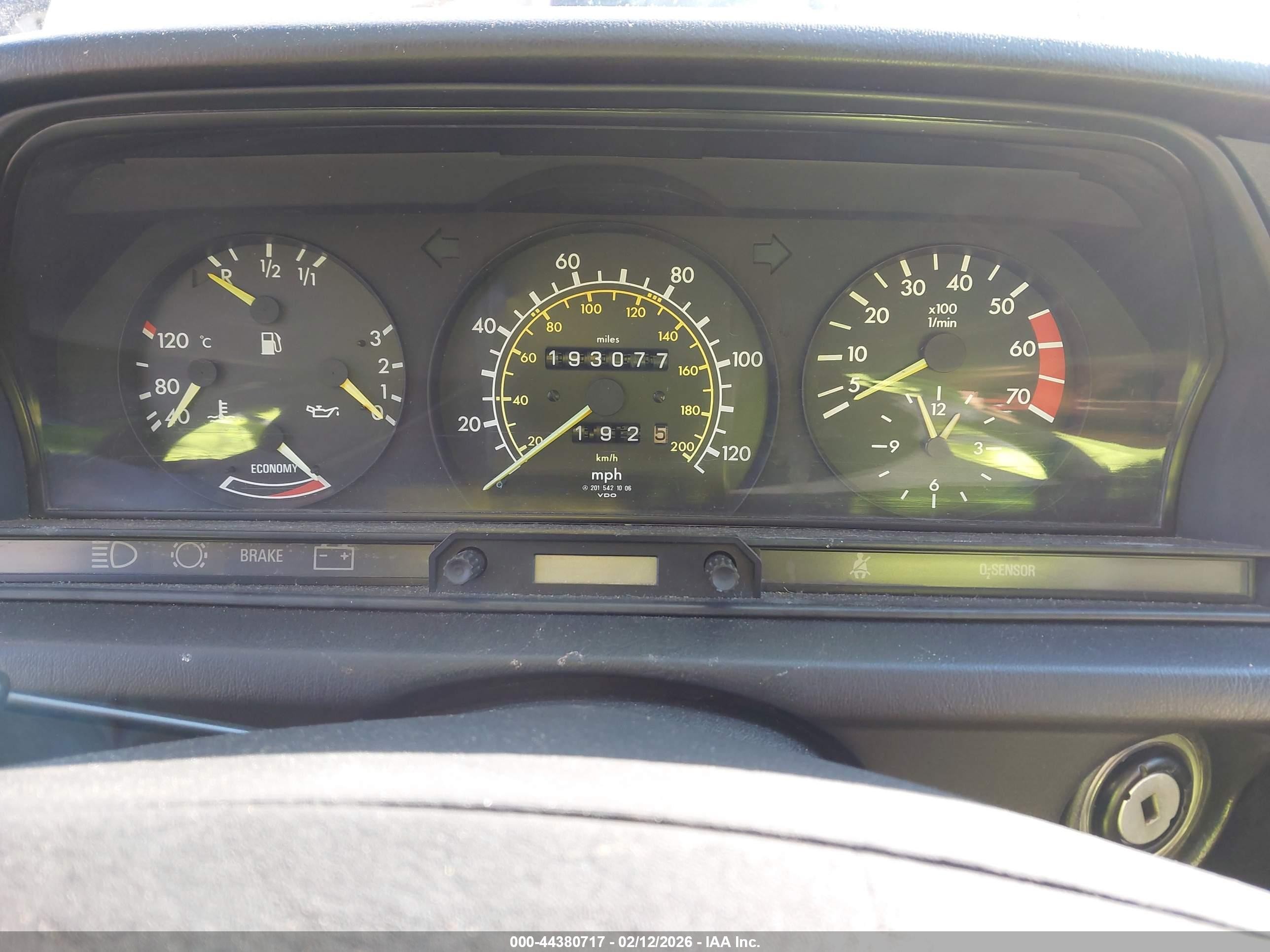 1984 Mercedes-benz 190 E 2.3 White vin: WDBDA24A7EA107477