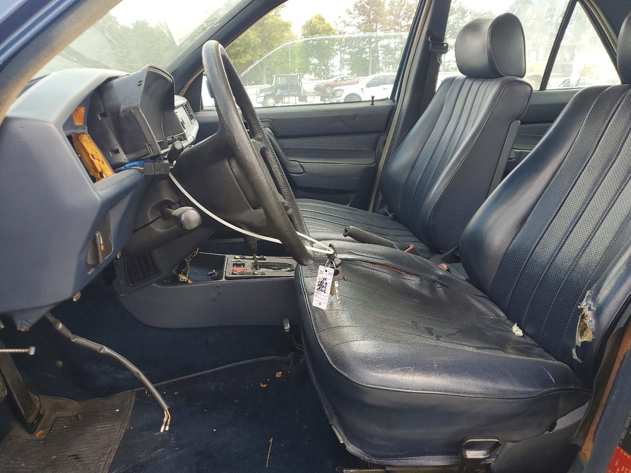 1985 Mercedes-benz 190 E 2.3 Blue vin: WDBDA24C2FF062499