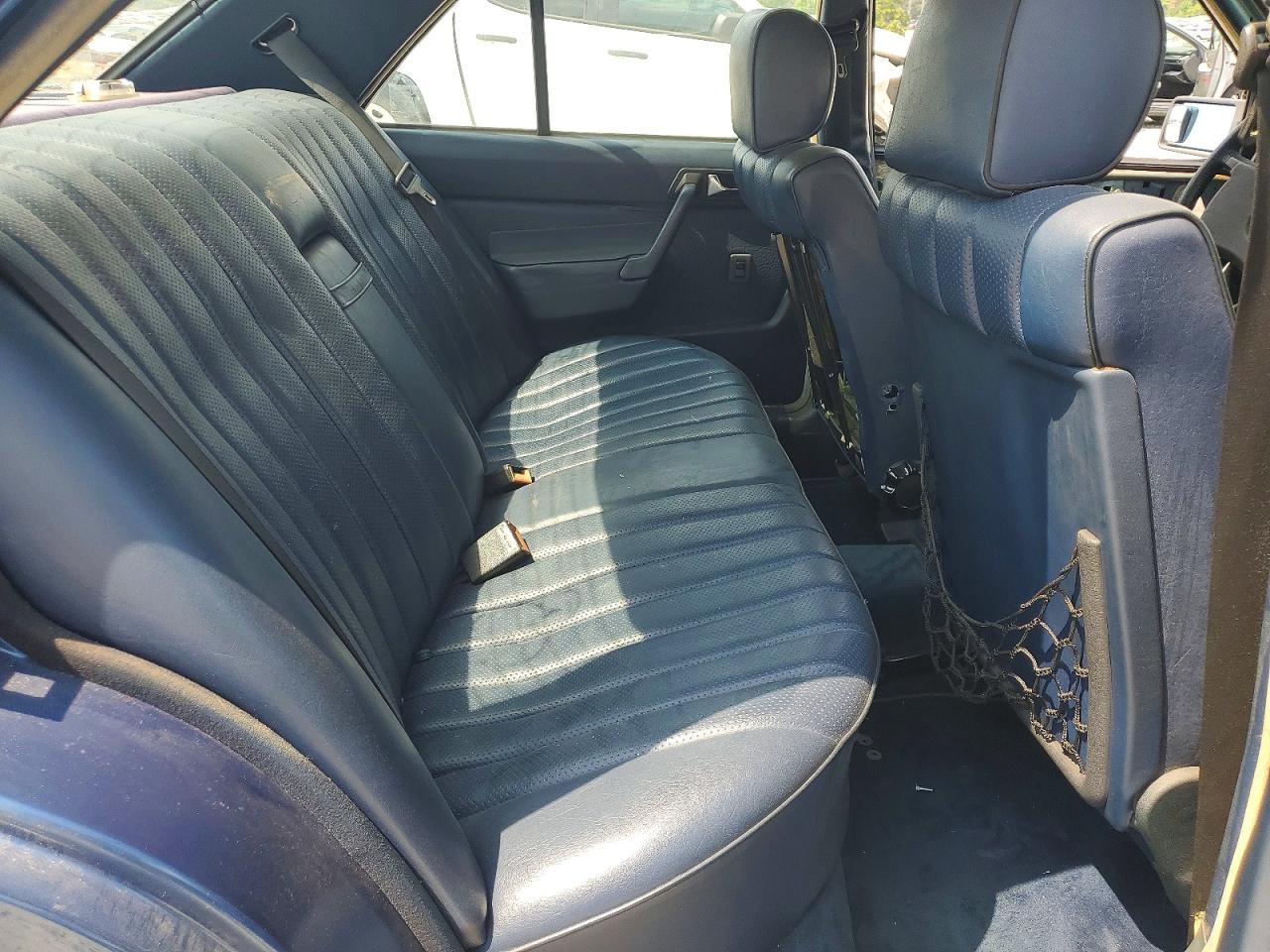 1985 Mercedes-benz 190 E 2.3 Blue vin: WDBDA24C2FF062499