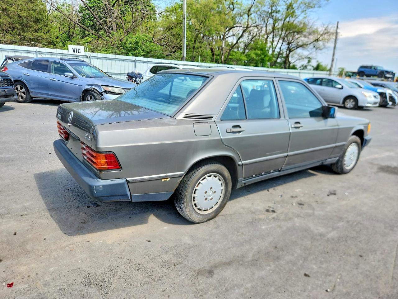 1985 Mercedes-benz 190 E 2.3 Gray vin: WDBDA24C7FF065298