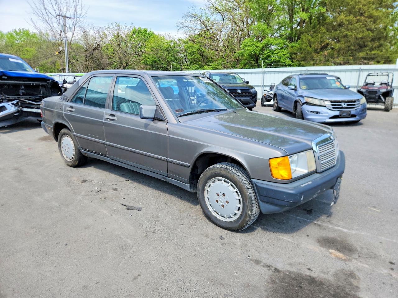 1985 Mercedes-benz 190 E 2.3 Gray vin: WDBDA24C7FF065298