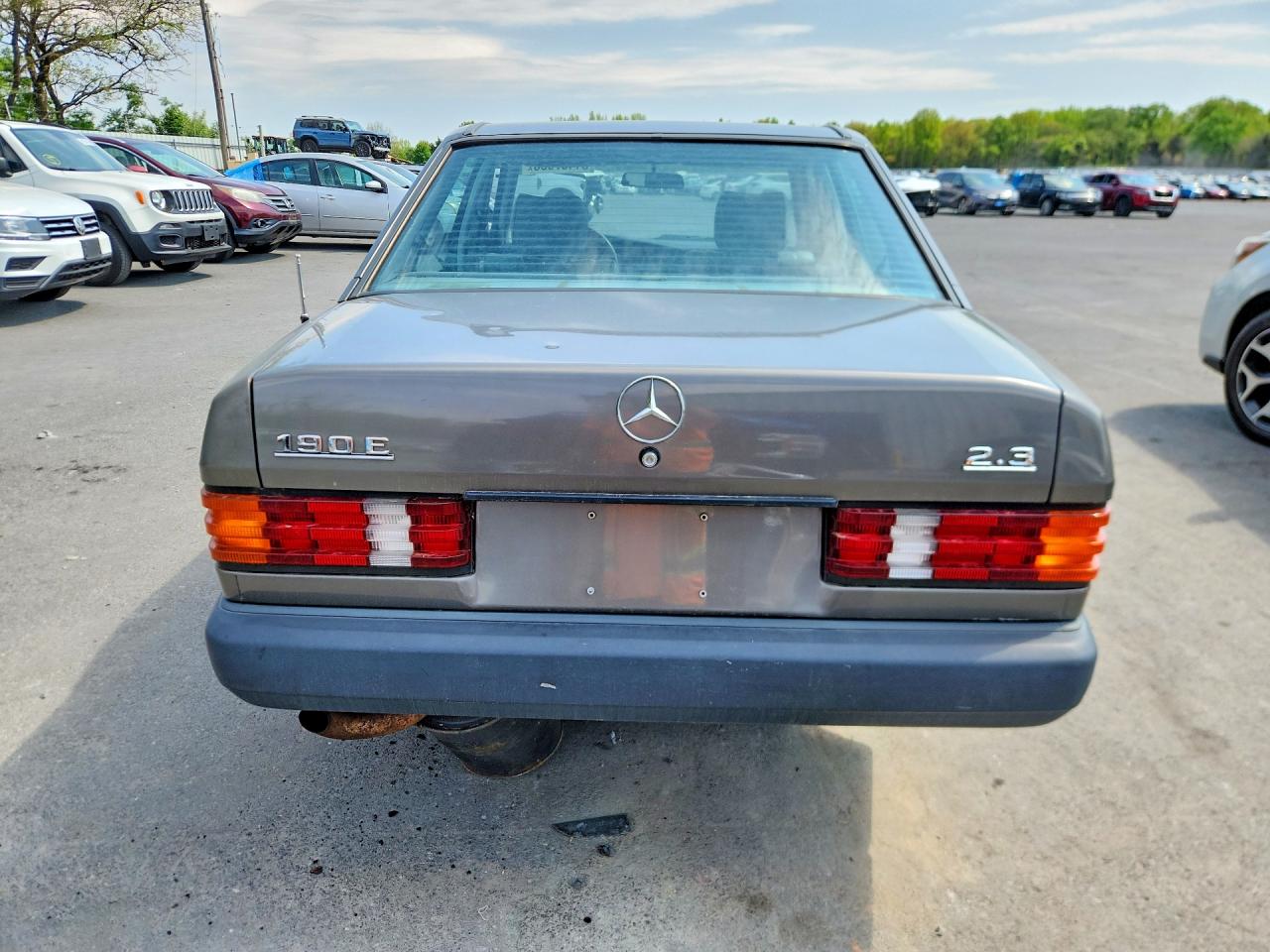 1985 Mercedes-benz 190 E 2.3 Gray vin: WDBDA24C7FF065298