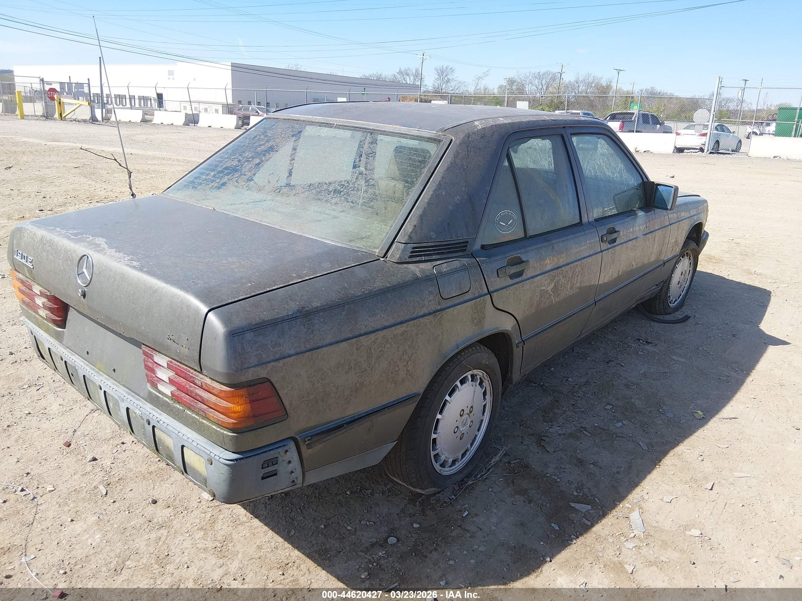 1985 Mercedes-benz 190 E 2.3 Gray vin: WDBDA24C7FF090220