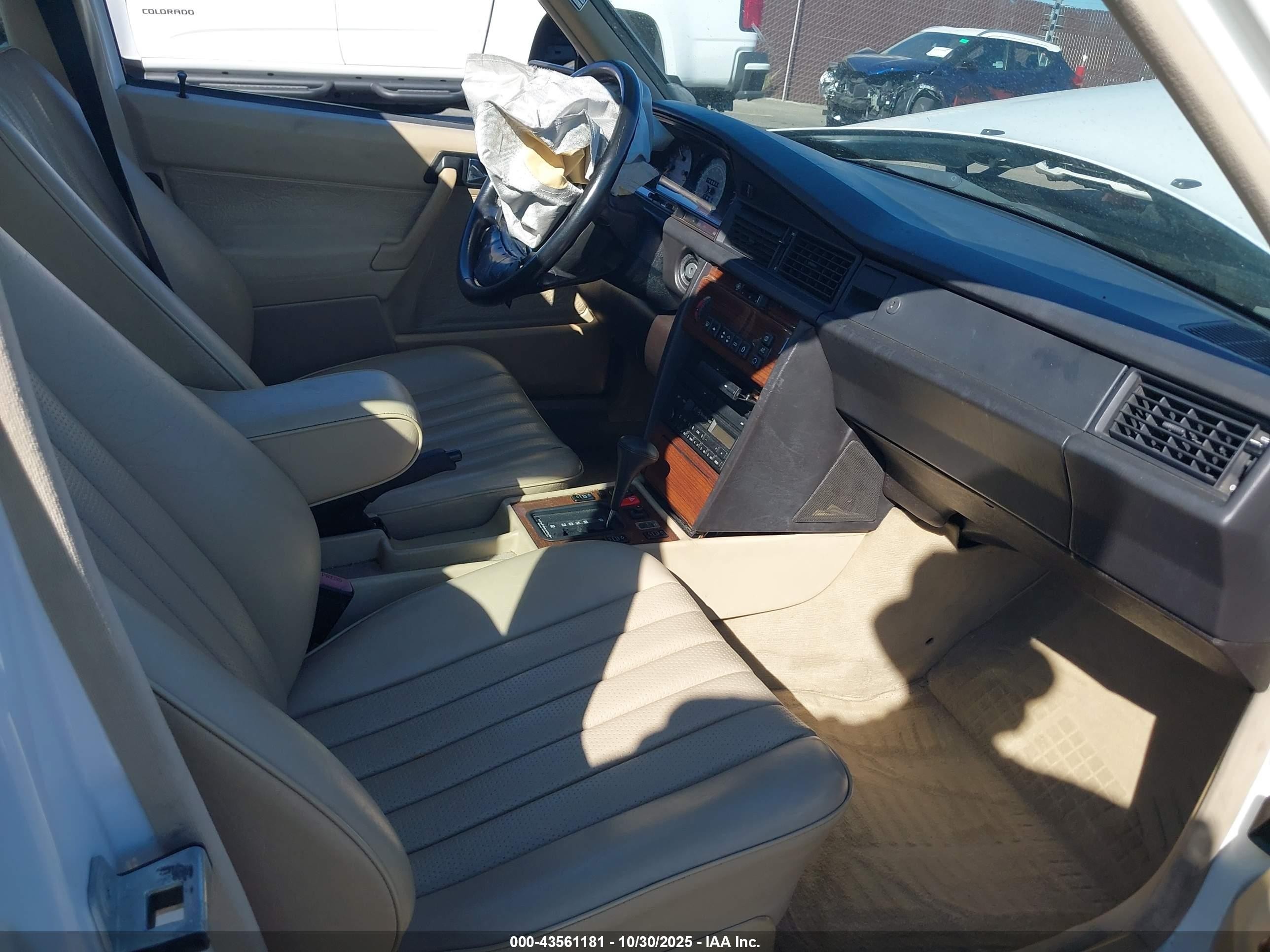1991 Mercedes-benz 190 E 2.3 White vin: WDBDA28D1MF829050