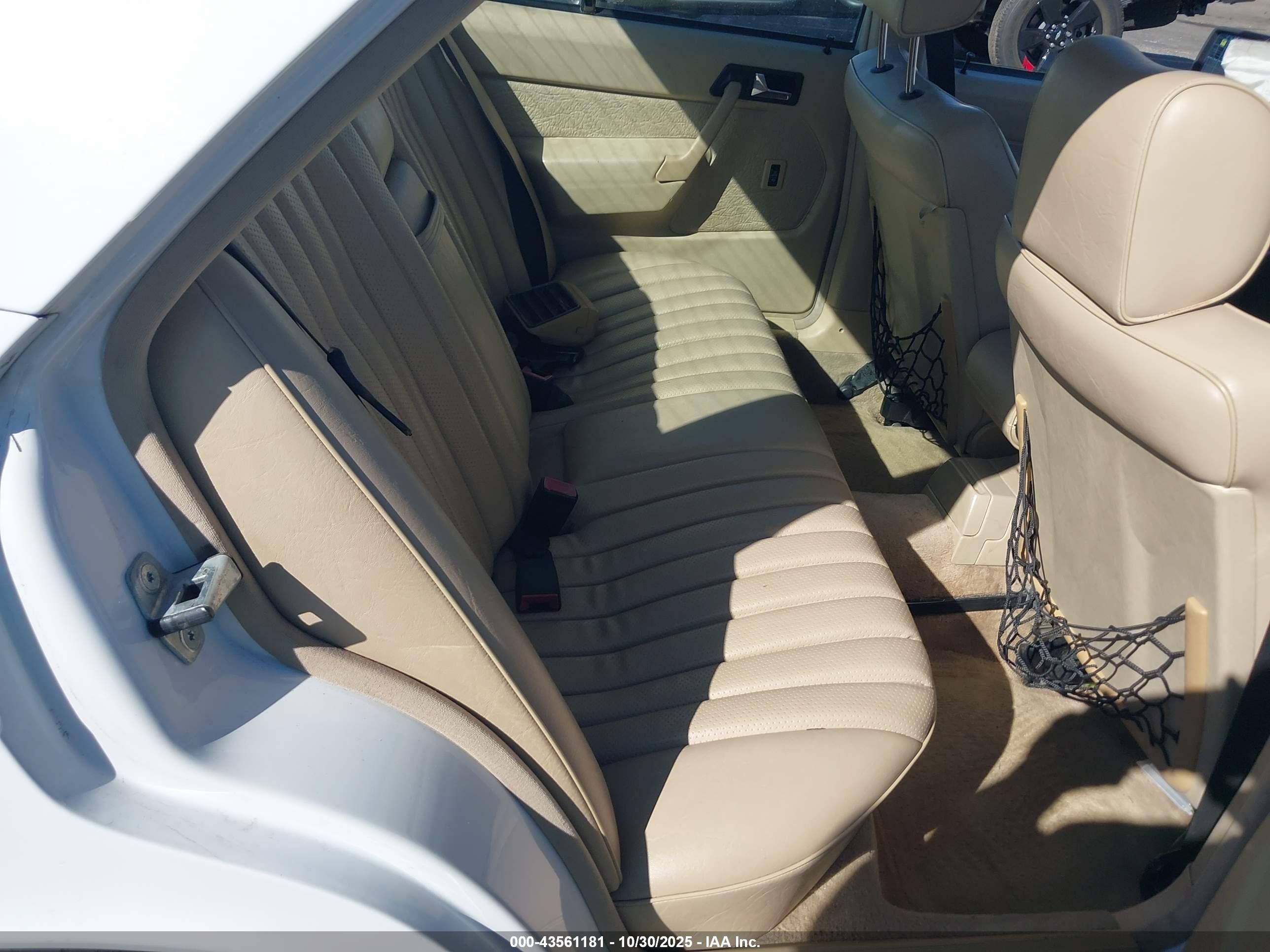 1991 Mercedes-benz 190 E 2.3 White vin: WDBDA28D1MF829050