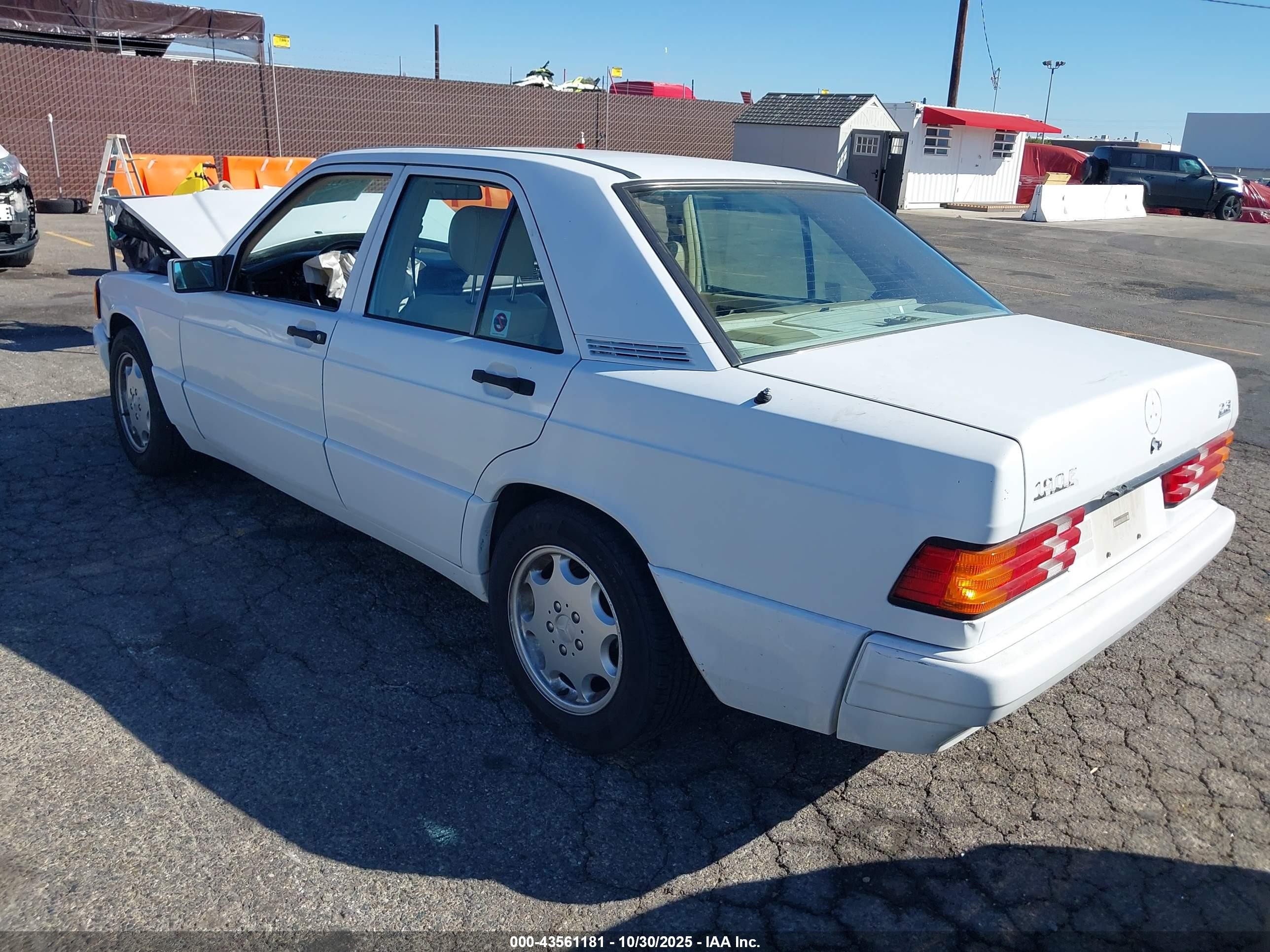 1991 Mercedes-benz 190 E 2.3 White vin: WDBDA28D1MF829050