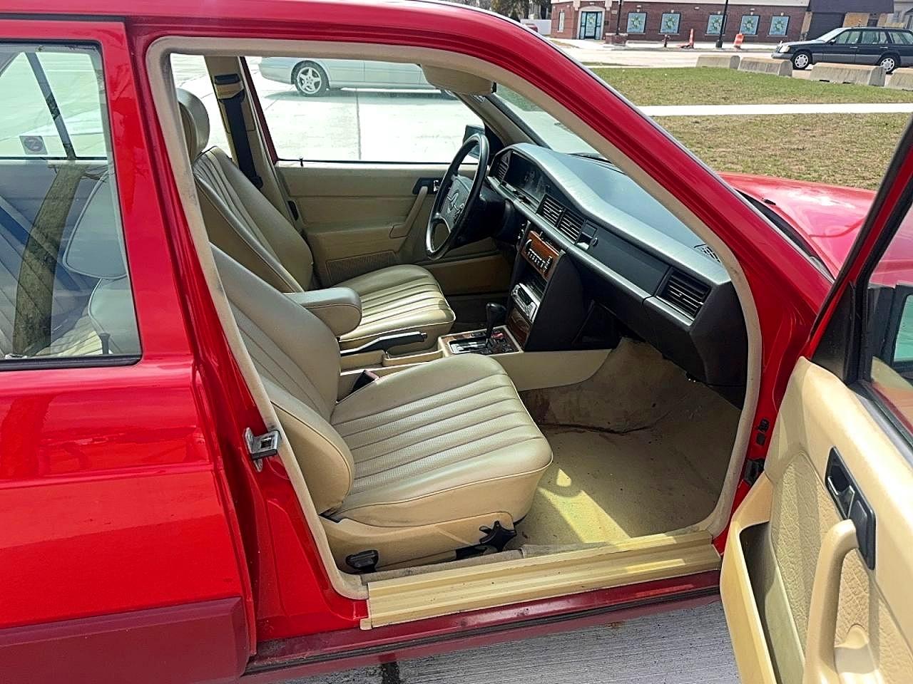 1991 Mercedes-benz 190 E 2.3 Red vin: WDBDA28D3MF816204