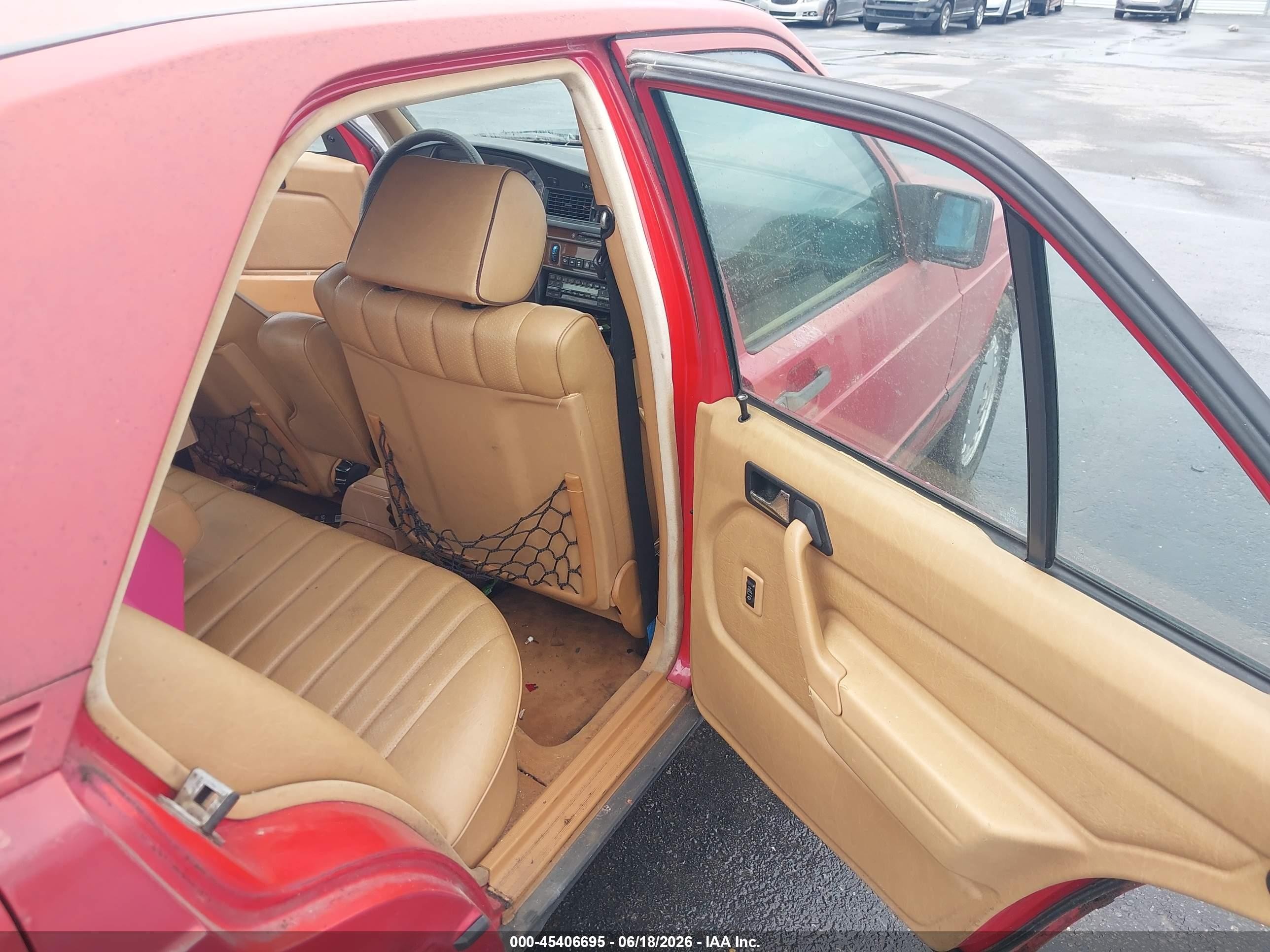 1988 Mercedes-benz 190 E 2.3 Красный vin: WDBDA28D7JF533459