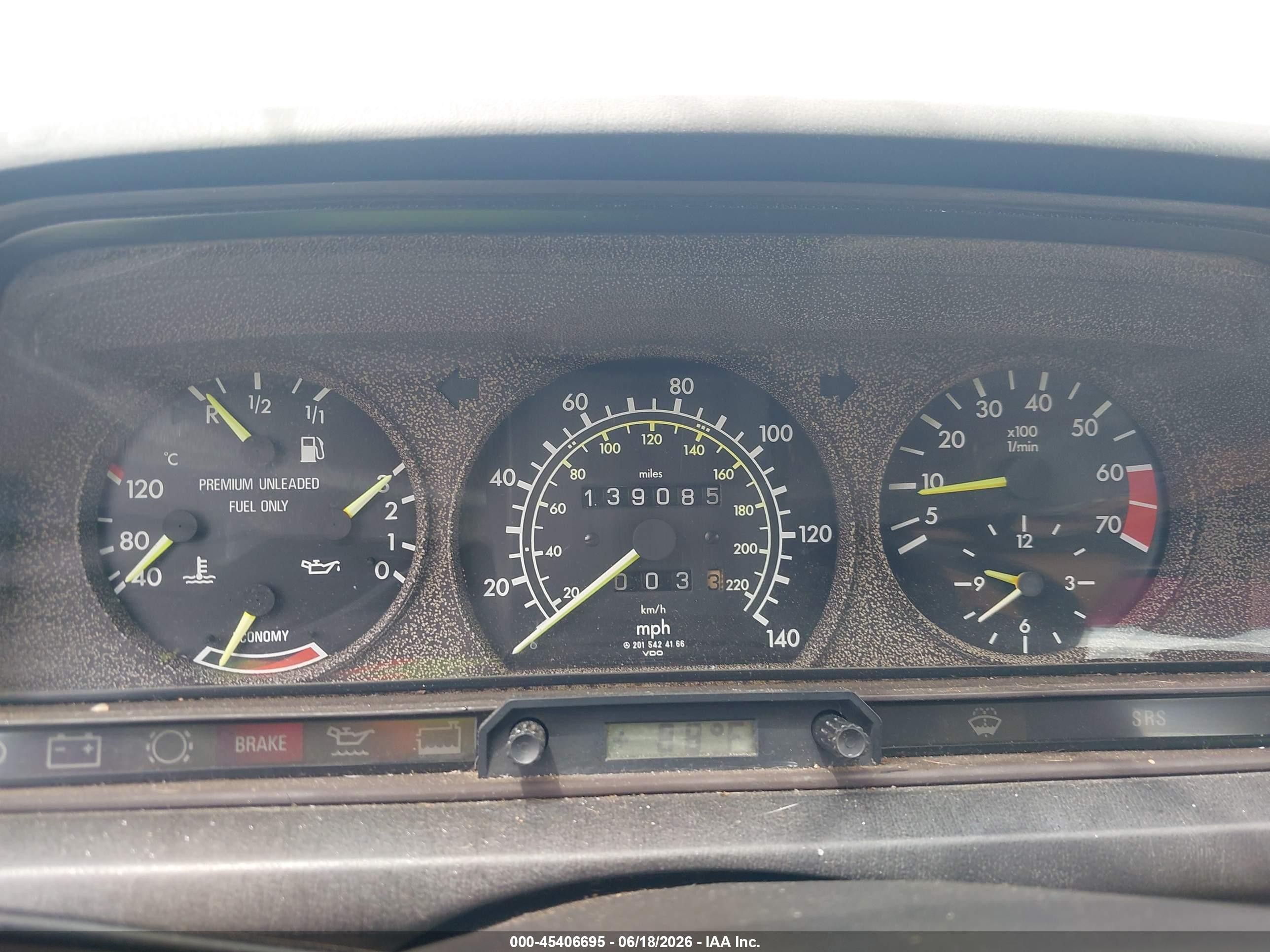 1988 Mercedes-benz 190 E 2.3 Красный vin: WDBDA28D7JF533459