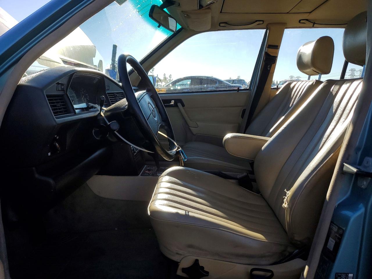1991 Mercedes-benz 190 E Turquoise vin: WDBDA28D9MF817308