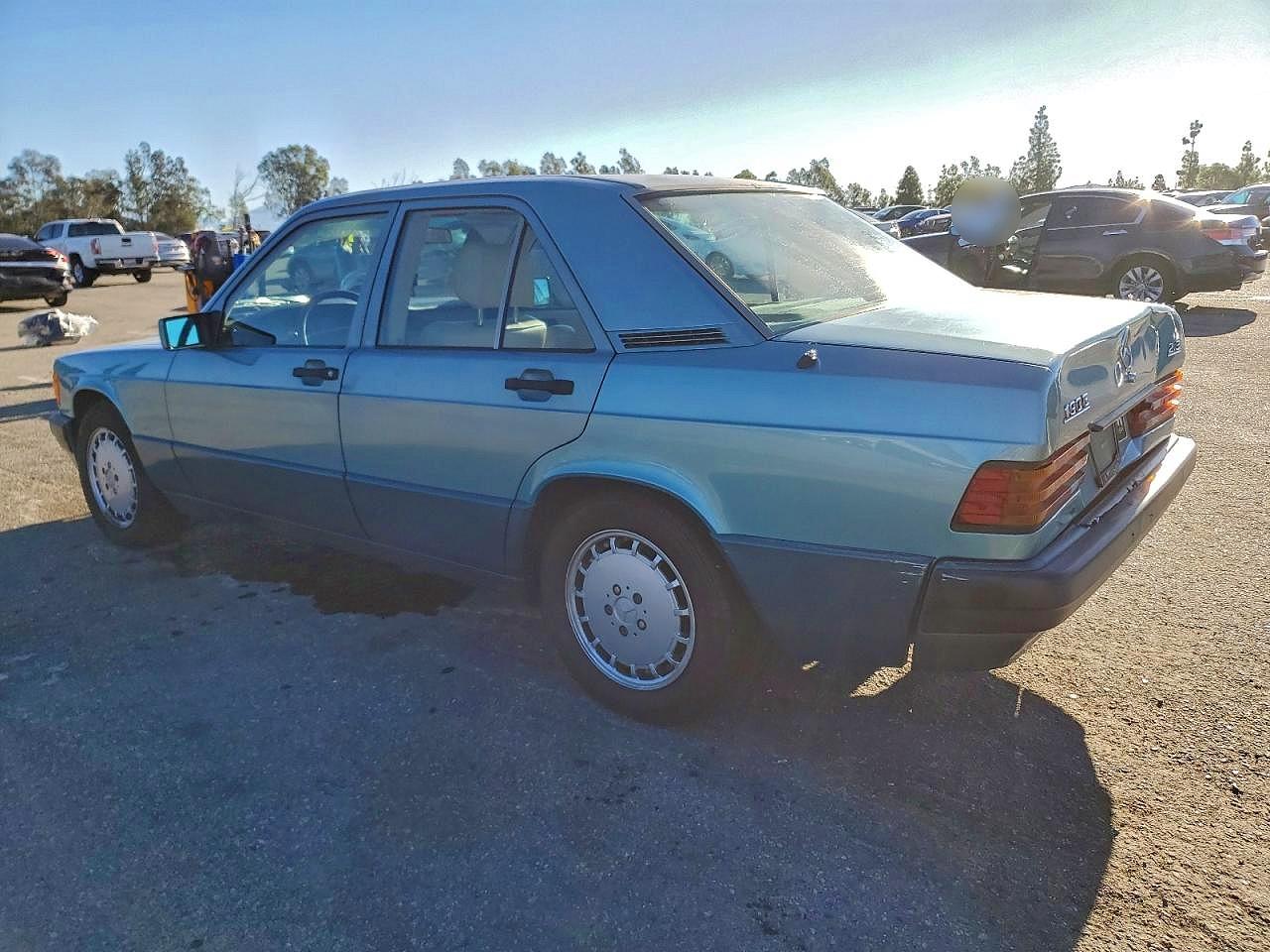 1991 Mercedes-benz 190 E Turquoise vin: WDBDA28D9MF817308