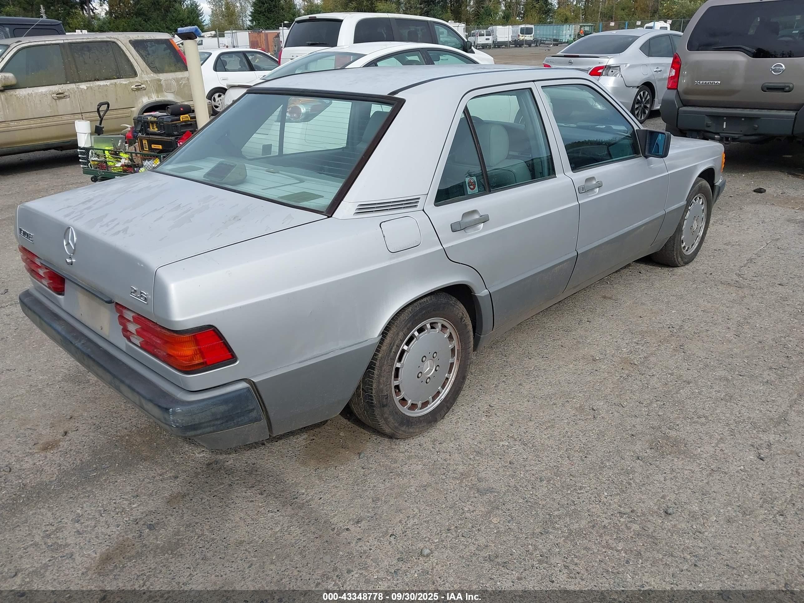 1989 Mercedes-benz 190 E 2.6 Серебряный vin: WDBDA29D1KF653547