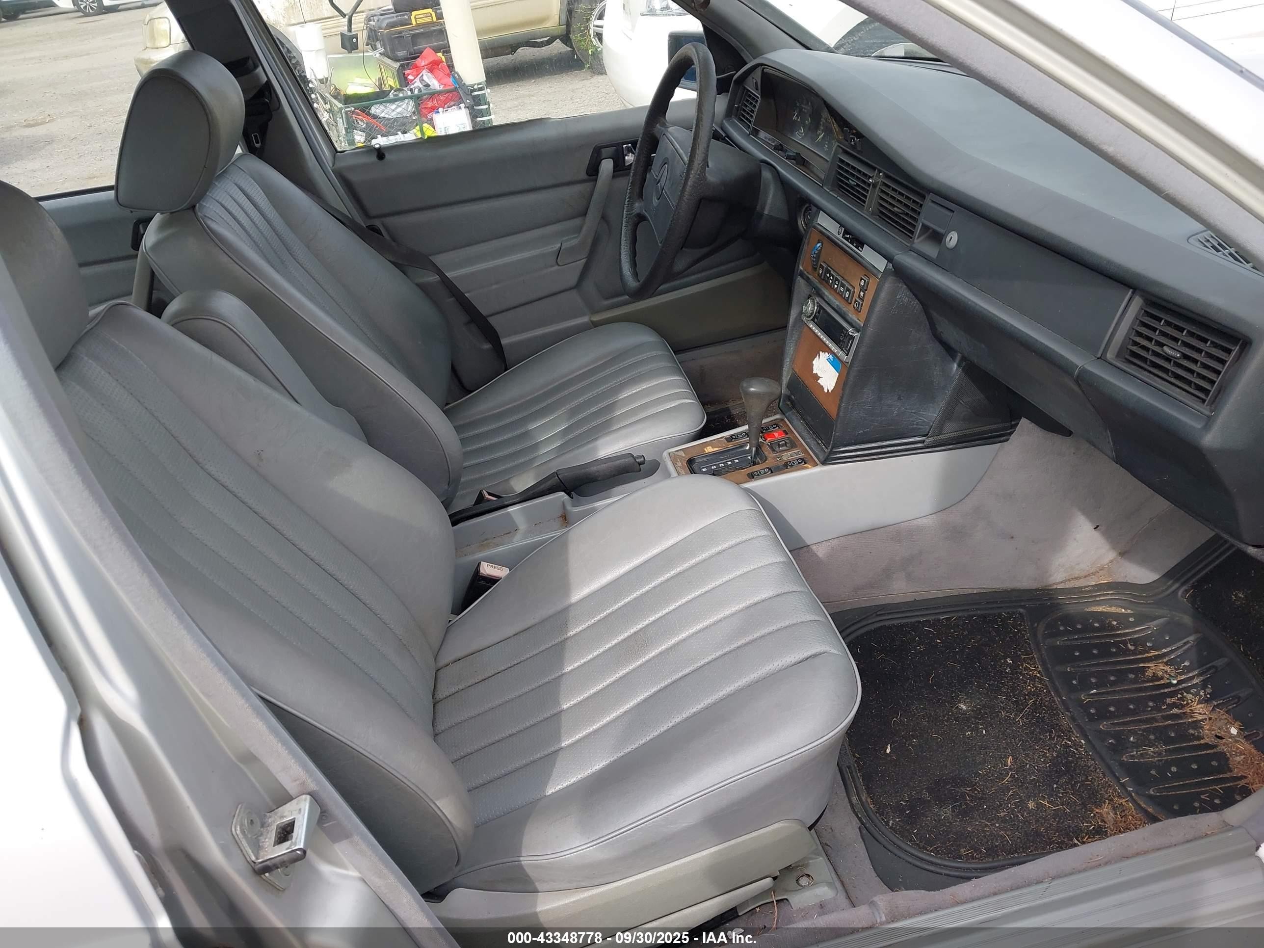 1989 Mercedes-benz 190 E 2.6 Серебряный vin: WDBDA29D1KF653547