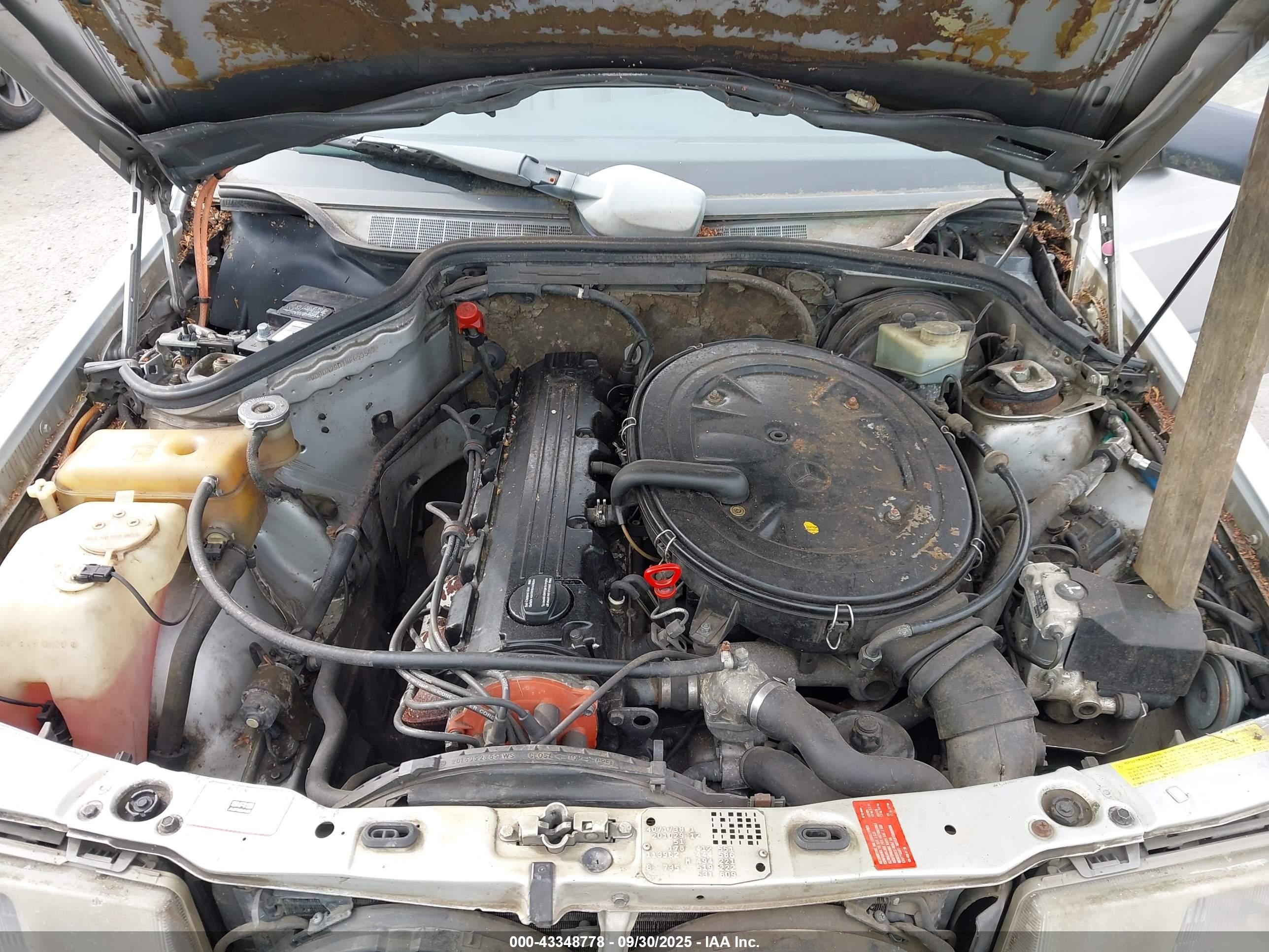 1989 Mercedes-benz 190 E 2.6 Серебряный vin: WDBDA29D1KF653547