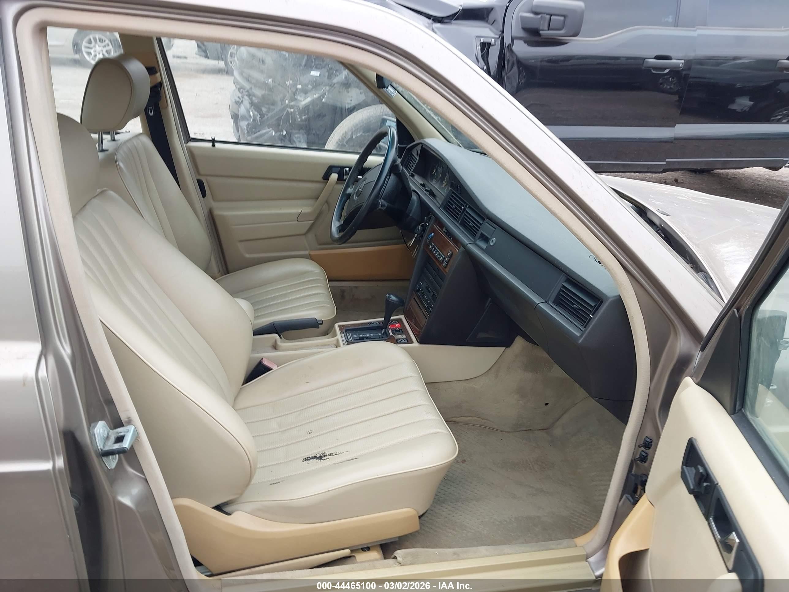 1990 Mercedes-benz 190 E 2.6 Tan vin: WDBDA29D1LF699834