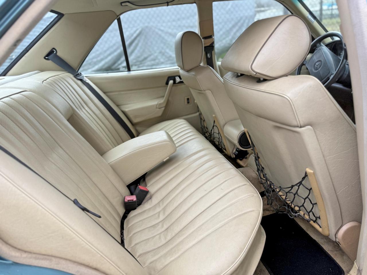 1989 Mercedes-benz 190 E 2.6 Teal vin: WDBDA29D2KF614238