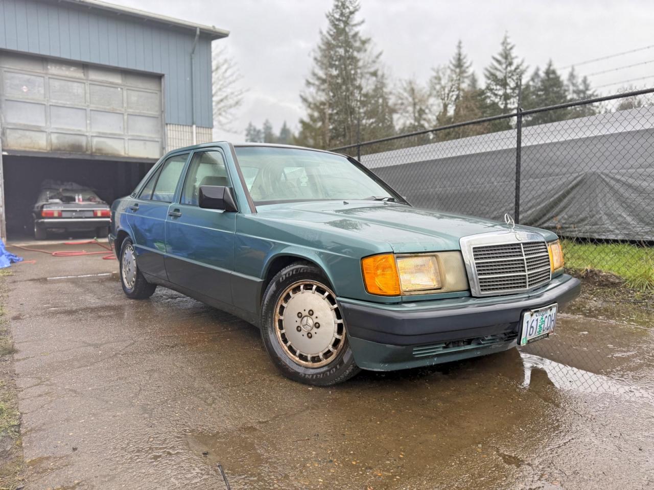 1989 Mercedes-benz 190 E 2.6 Teal vin: WDBDA29D2KF614238