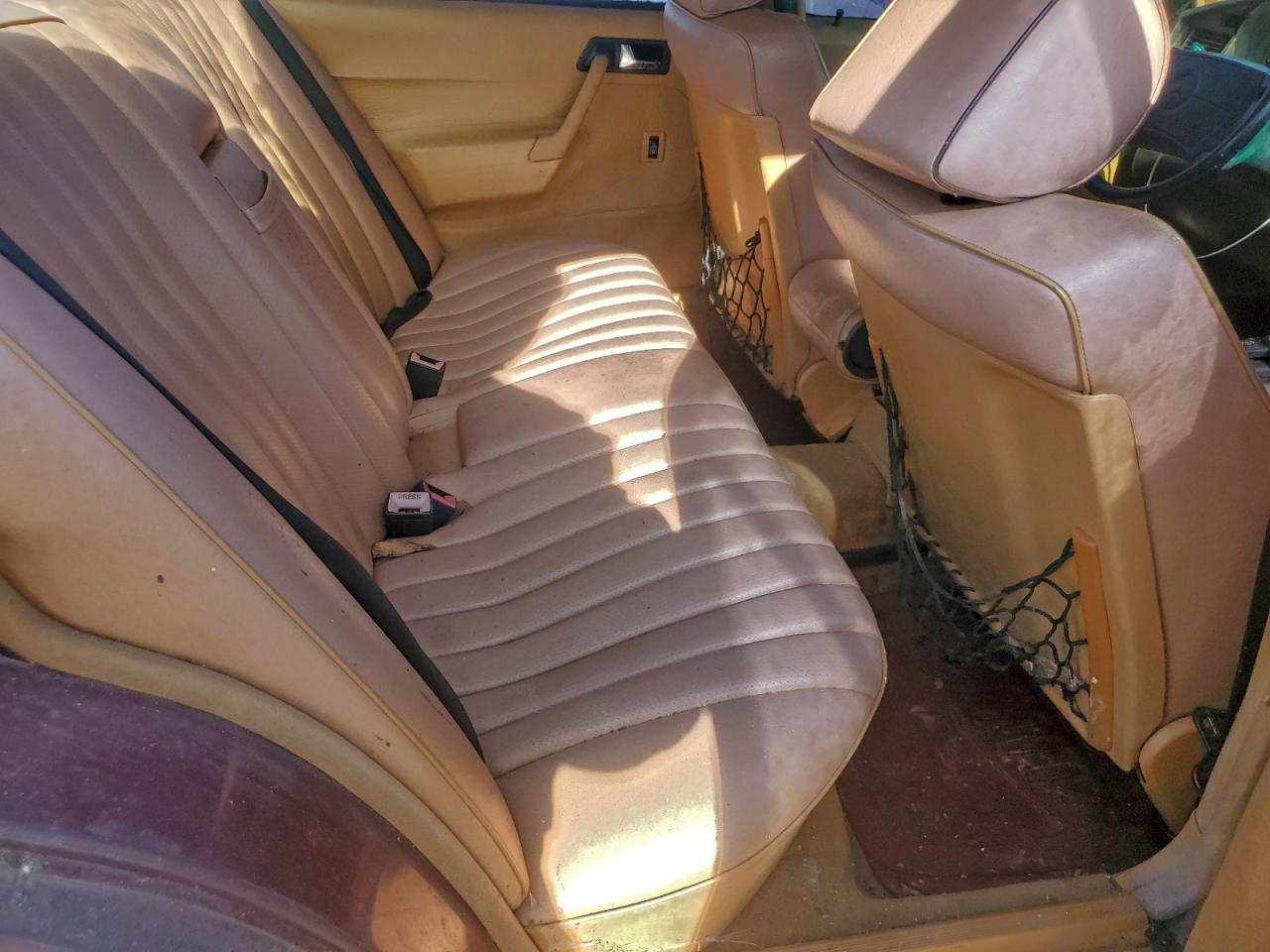 1991 Mercedes-benz 190 E 2.6 Red vin: WDBDA29D2MF819044