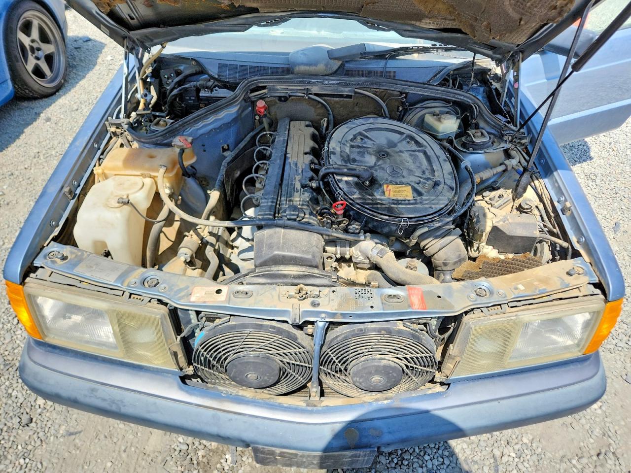 1989 Mercedes-benz 190 E 2.6 Blue vin: WDBDA29D3KF624910