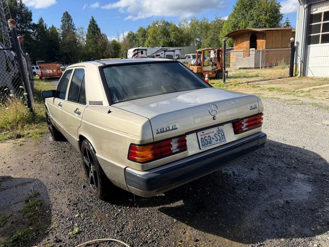 1989 Mercedes-benz 190 E 2.6 Gold vin: WDBDA29D4KF628626