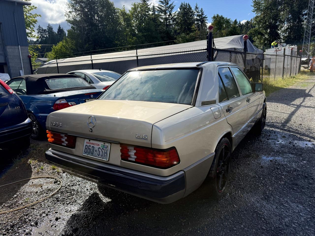 1989 Mercedes-benz 190 E 2.6 Gold vin: WDBDA29D4KF628626