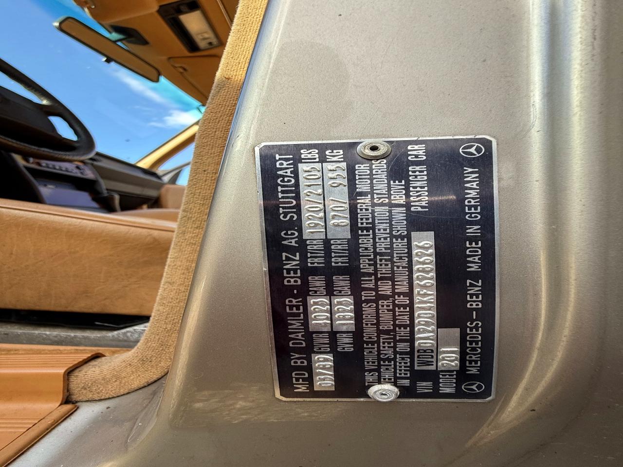 1989 Mercedes-benz 190 E 2.6 Gold vin: WDBDA29D4KF628626