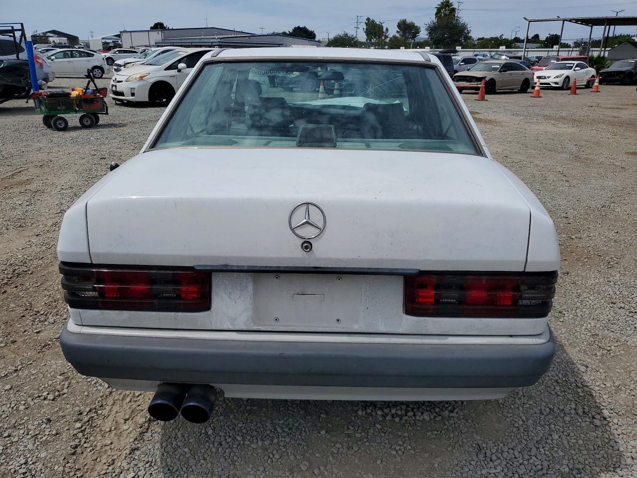1991 Mercedes-benz 190 E 2.6 Белый vin: WDBDA29D4MF786824