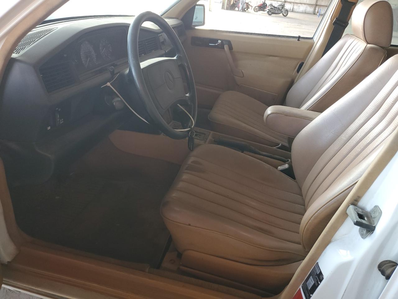 1991 Mercedes-benz 190 E 2.6 White vin: WDBDA29D4MF837951