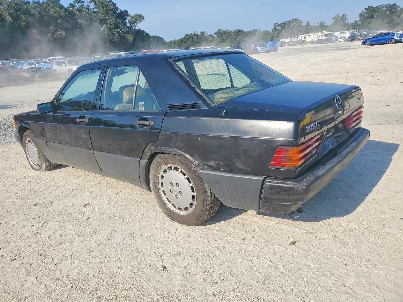 1990 Mercedes-benz 190 E 2.6 Black vin: WDBDA29D8LF727659