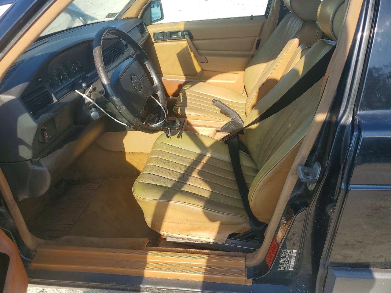 1990 Mercedes-benz 190 E 2.6 Black vin: WDBDA29D8LF727659